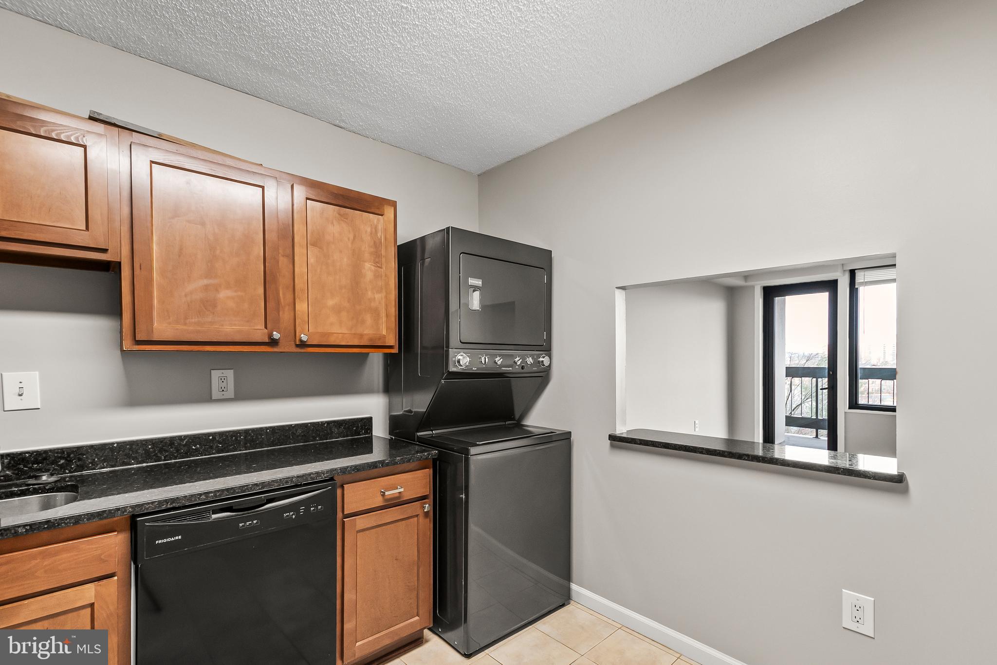 SKYLINE PLAZA - Residential Lease