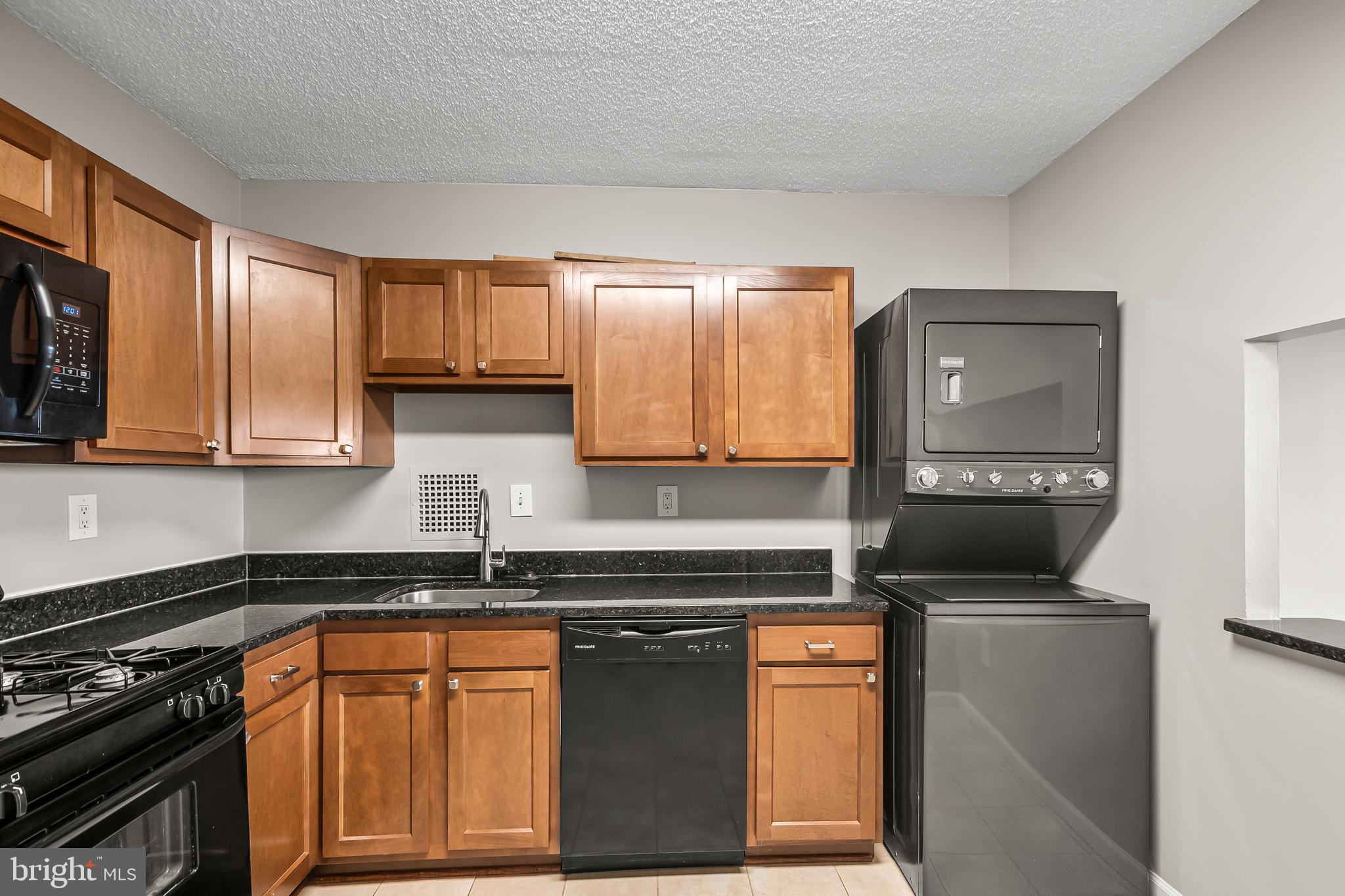 SKYLINE PLAZA - Residential Lease