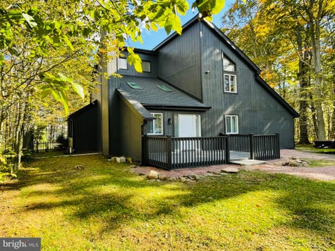 Photo of 6361 Cherokee Trail, TOBYHANNA, PA 18466 (MLS # PAMR2007510)