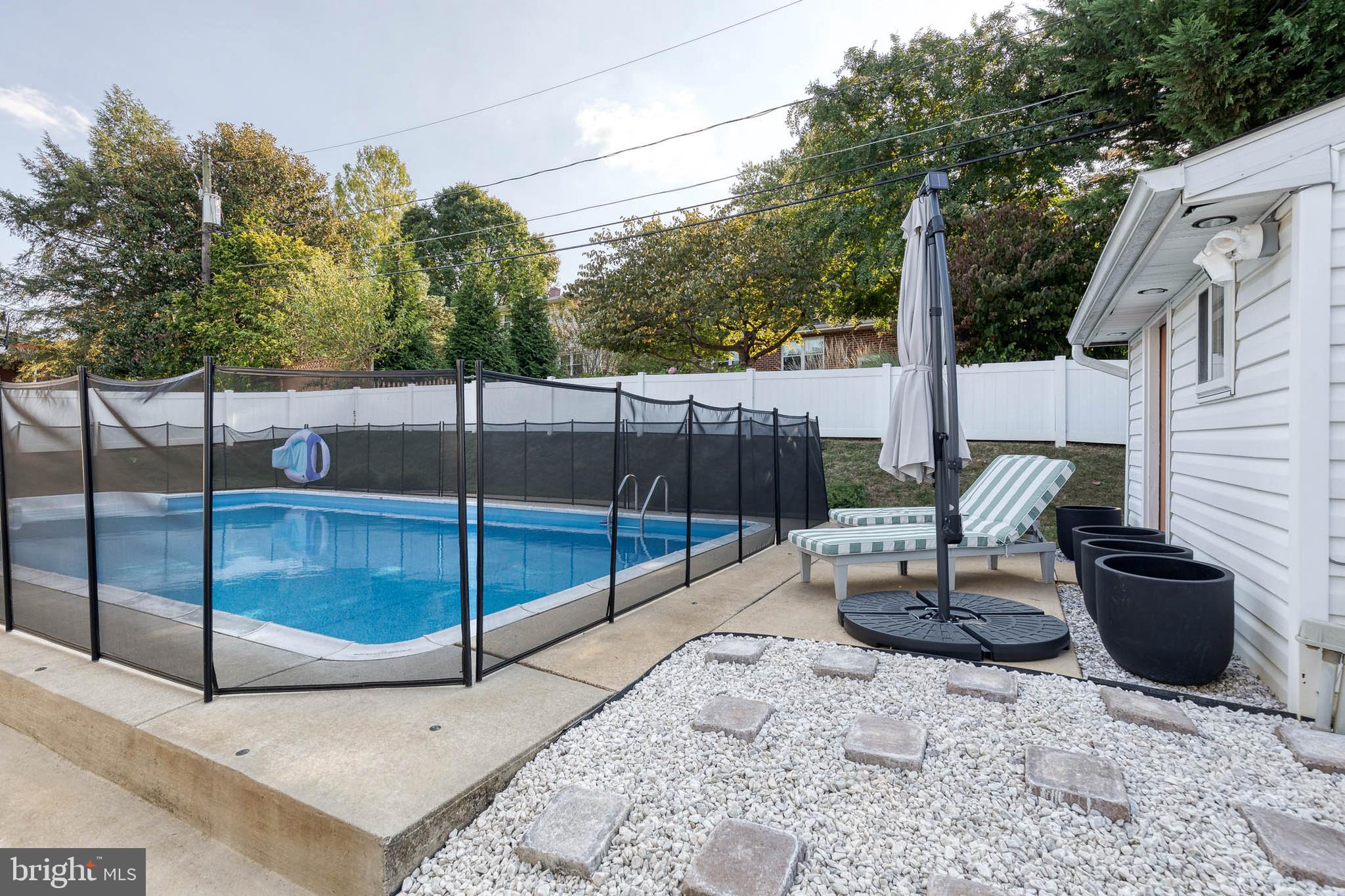 MONTROSE - Residential