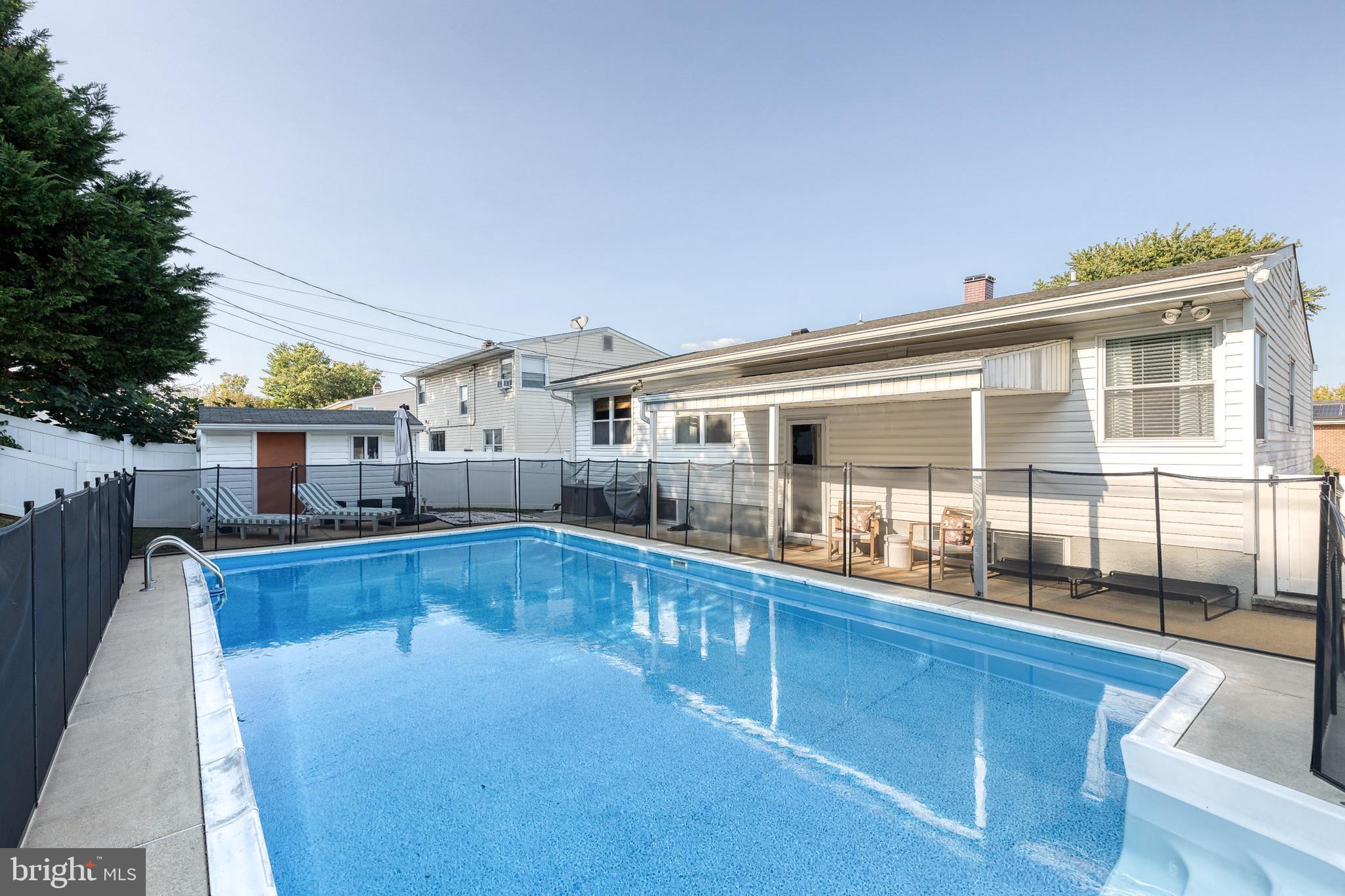 MONTROSE - Residential