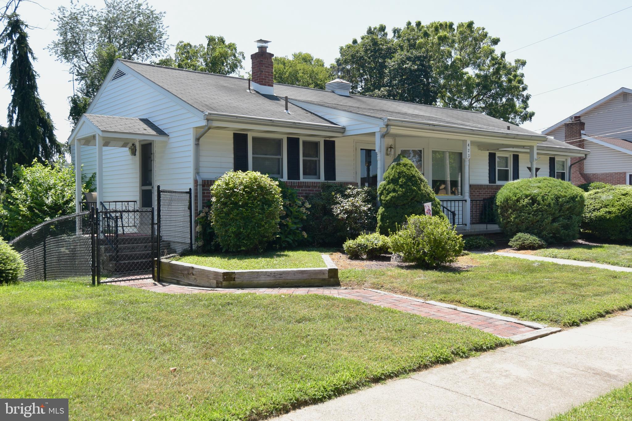 423 HOLLAND STREET