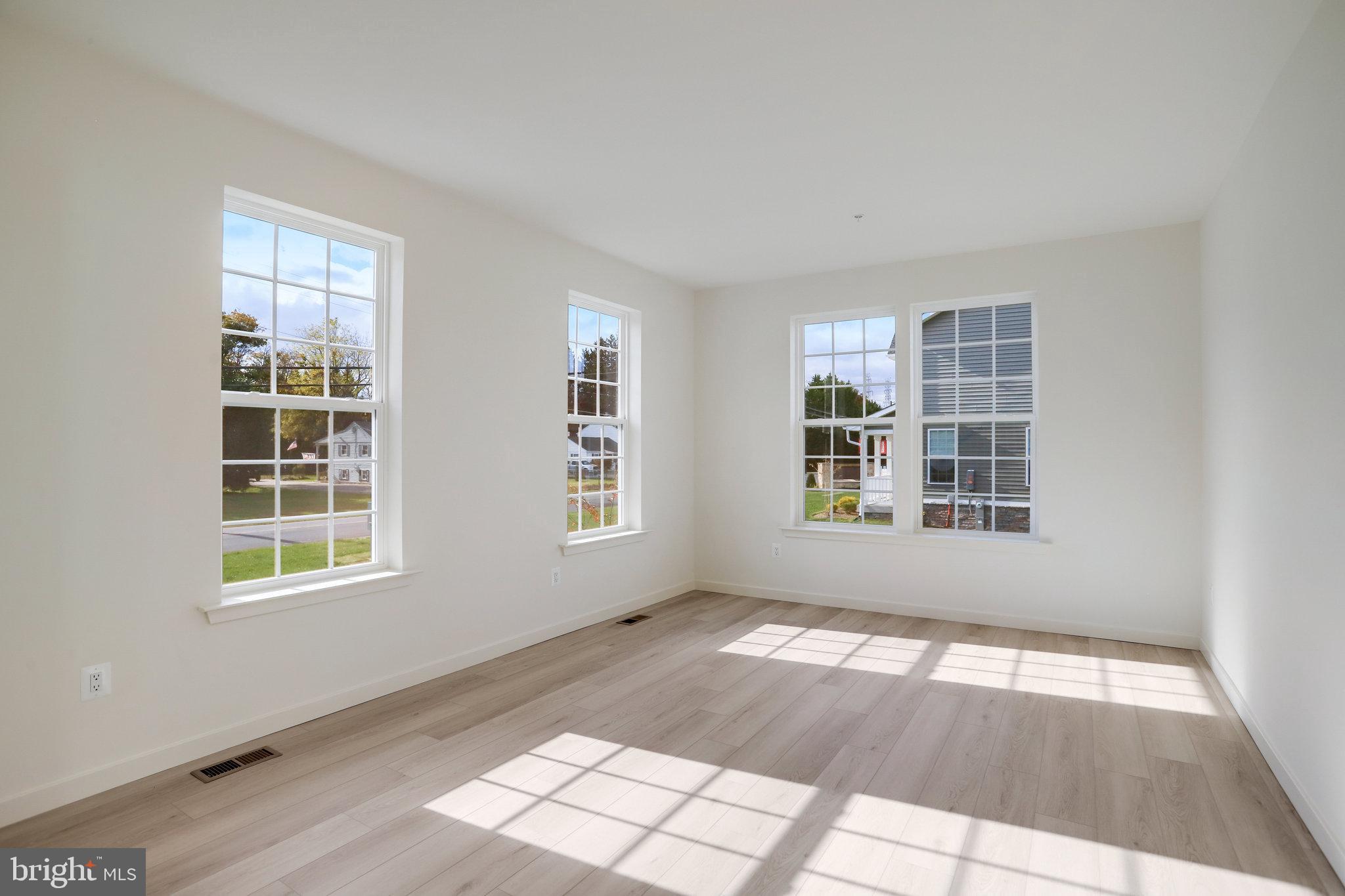 WORTHINGTON GROVE - Residential