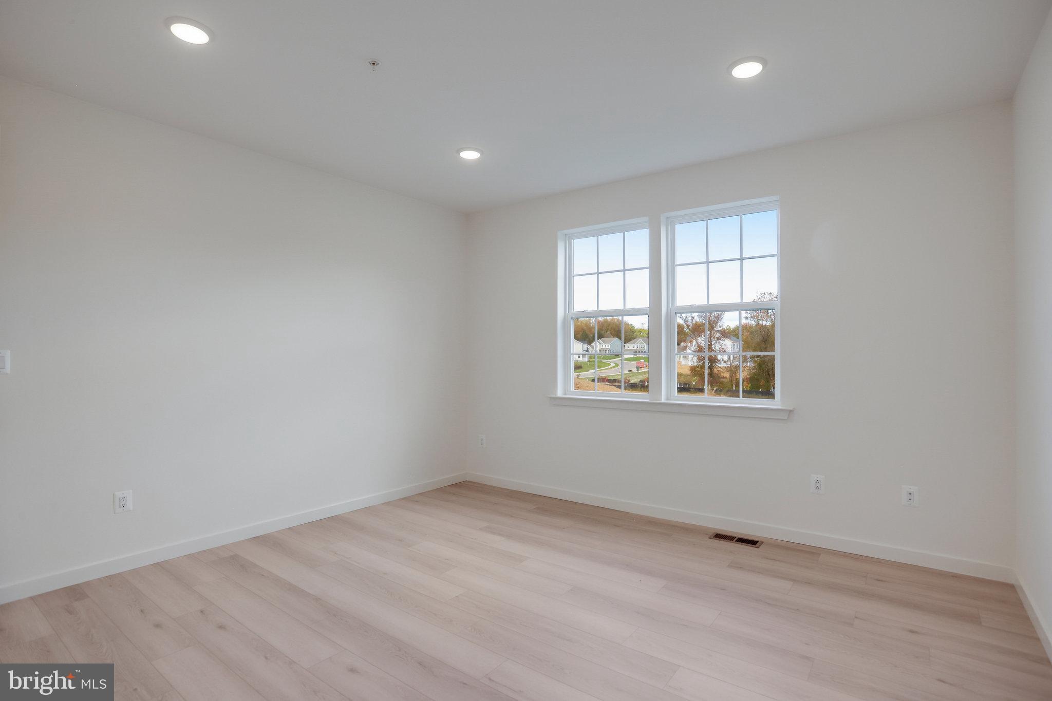 WORTHINGTON GROVE - Residential