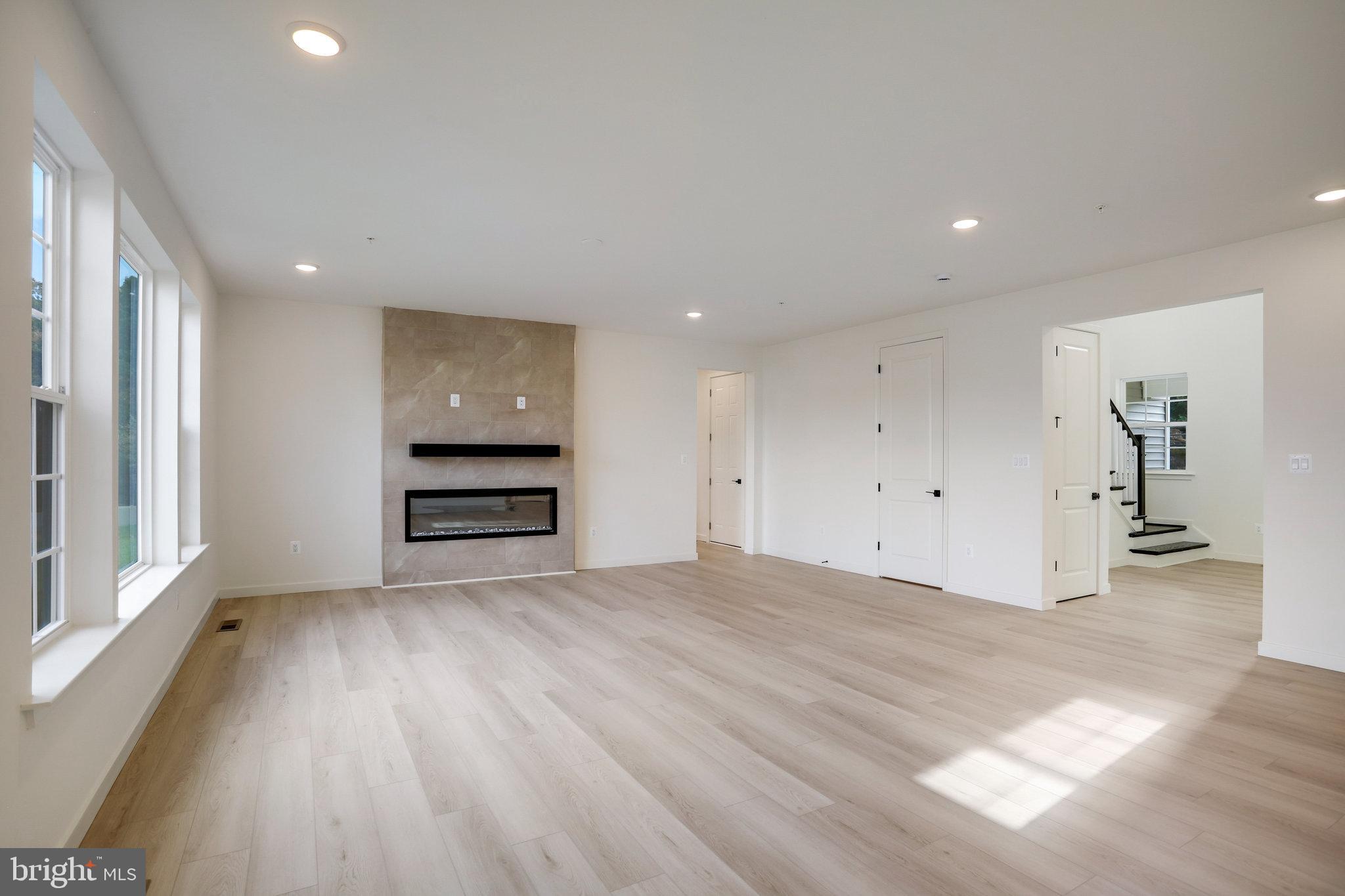 WORTHINGTON GROVE - Residential