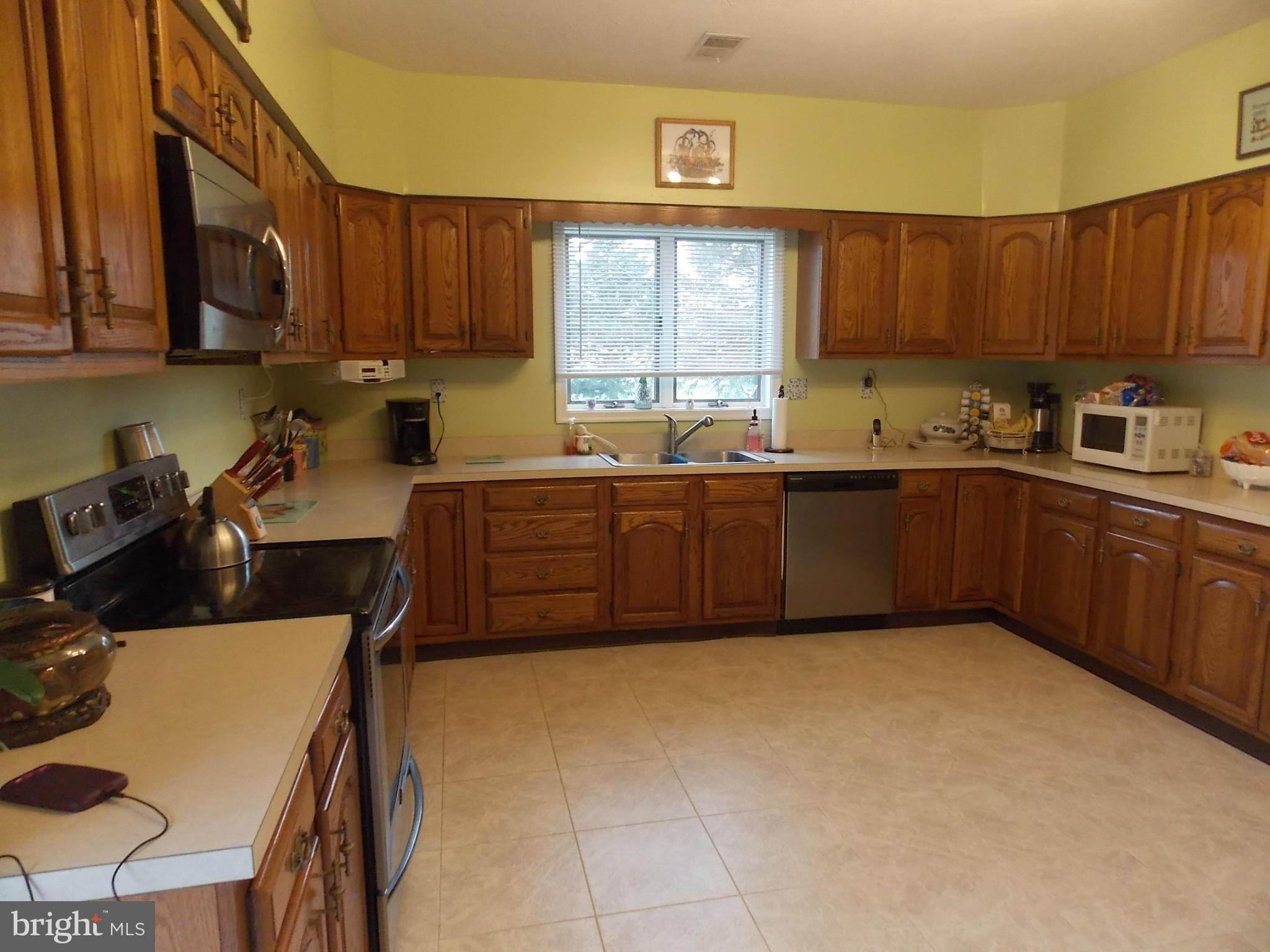 GRAYTON MANOR - Residential