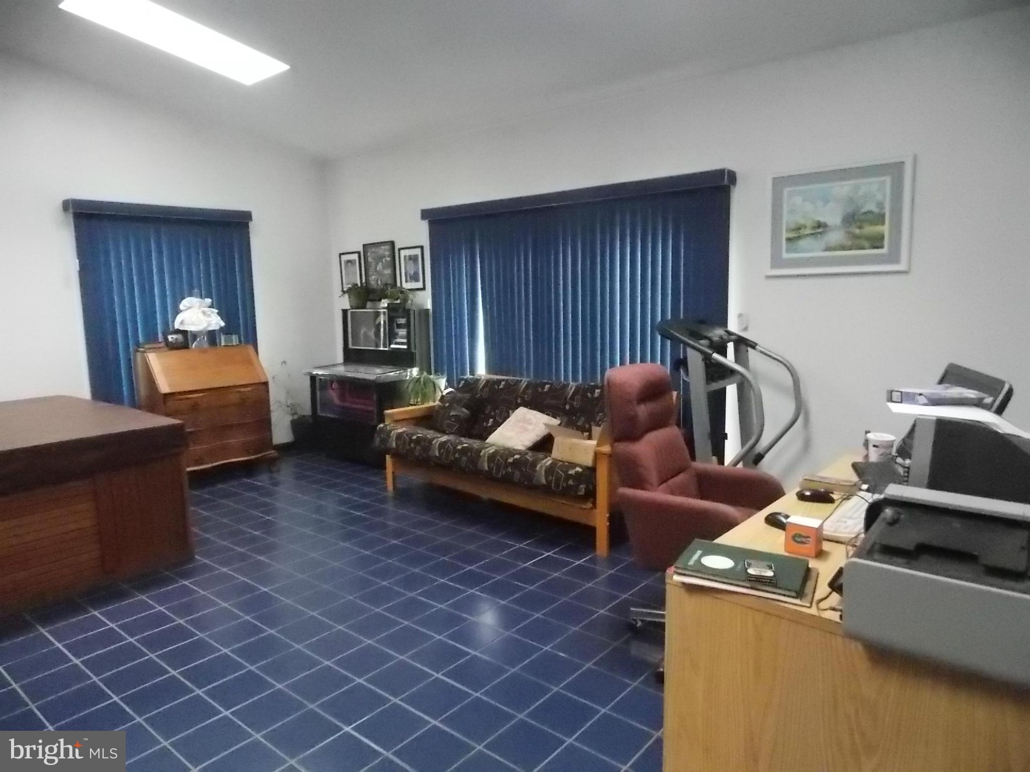 GRAYTON MANOR - Residential