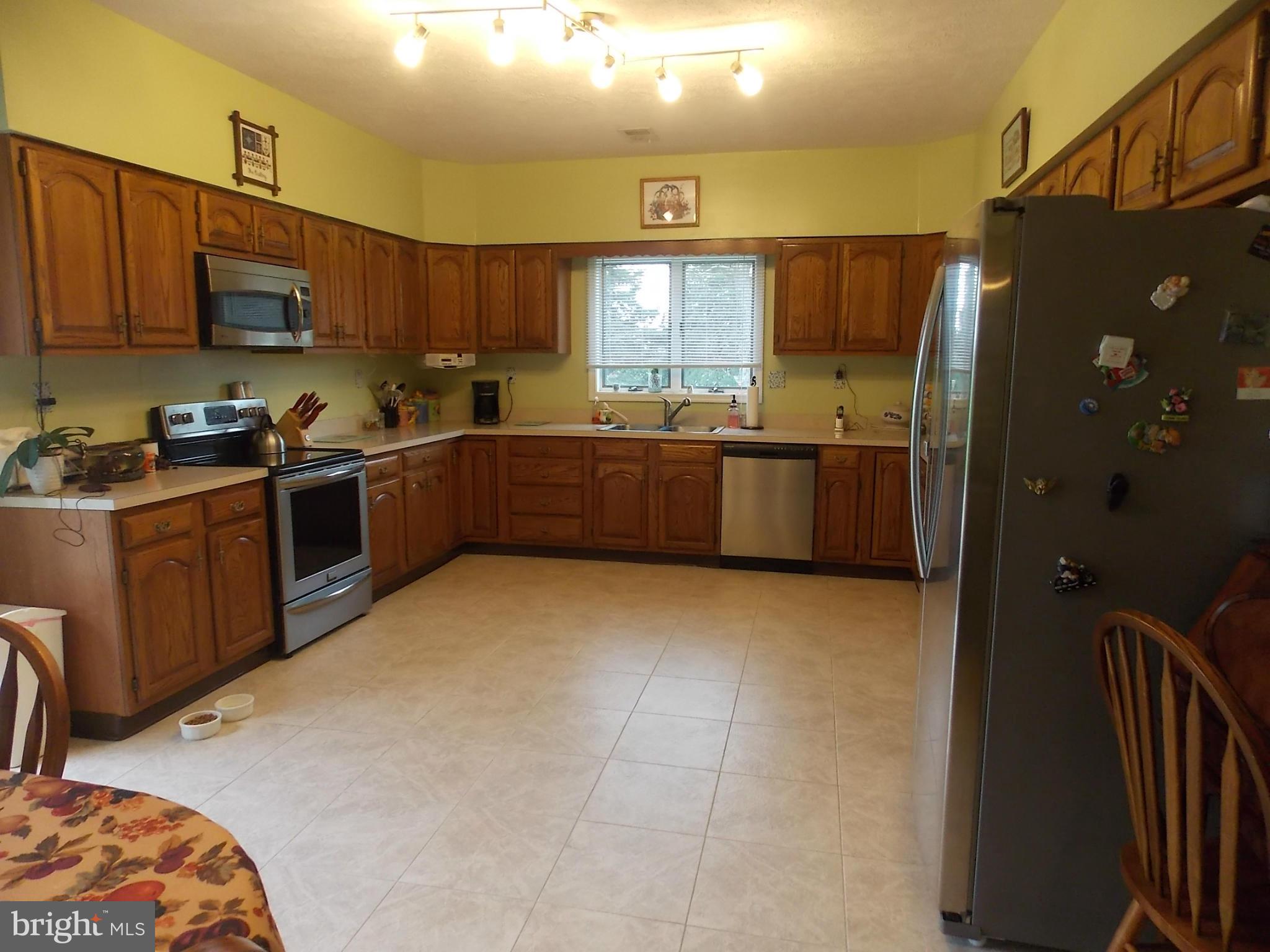 GRAYTON MANOR - Residential