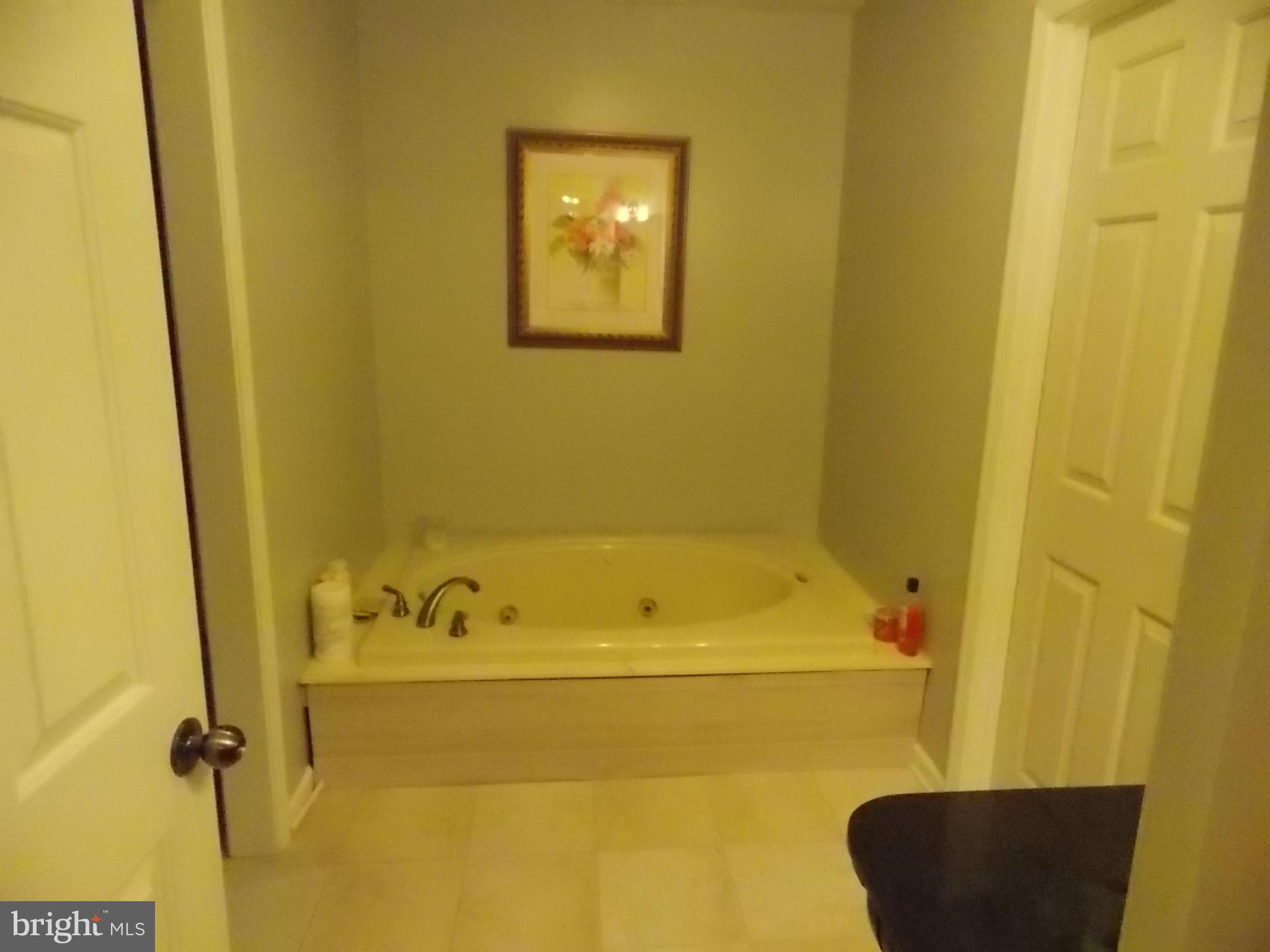 GRAYTON MANOR - Residential