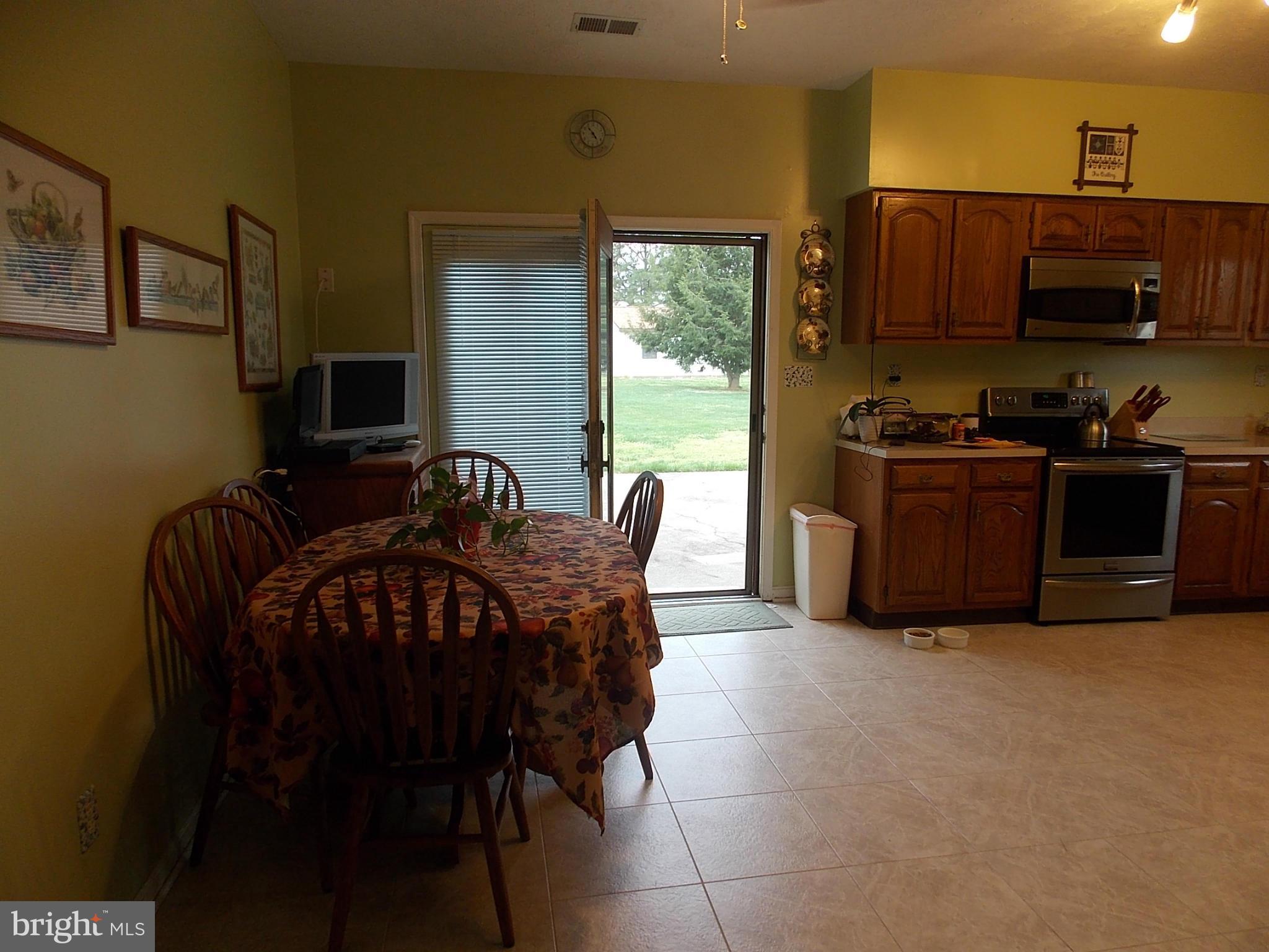 GRAYTON MANOR - Residential