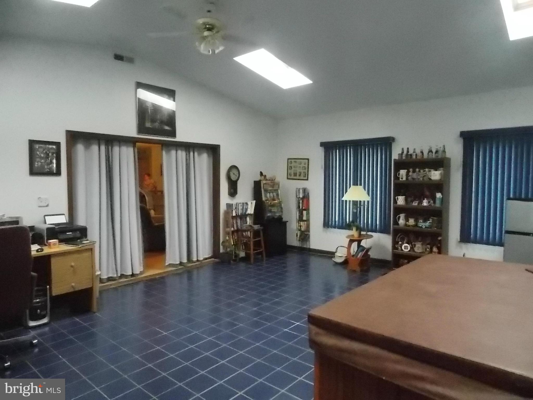 GRAYTON MANOR - Residential