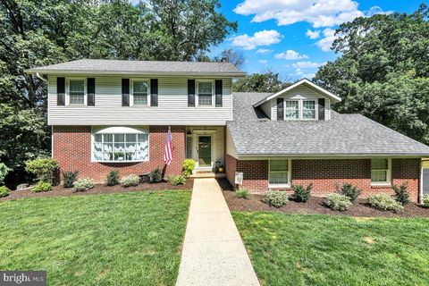 13 EDGEDALE COURT READING PA 19610