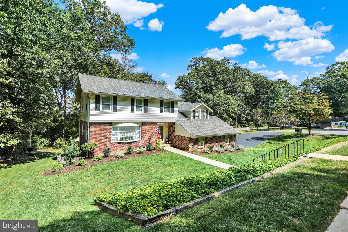 13 EDGEDALE COURT