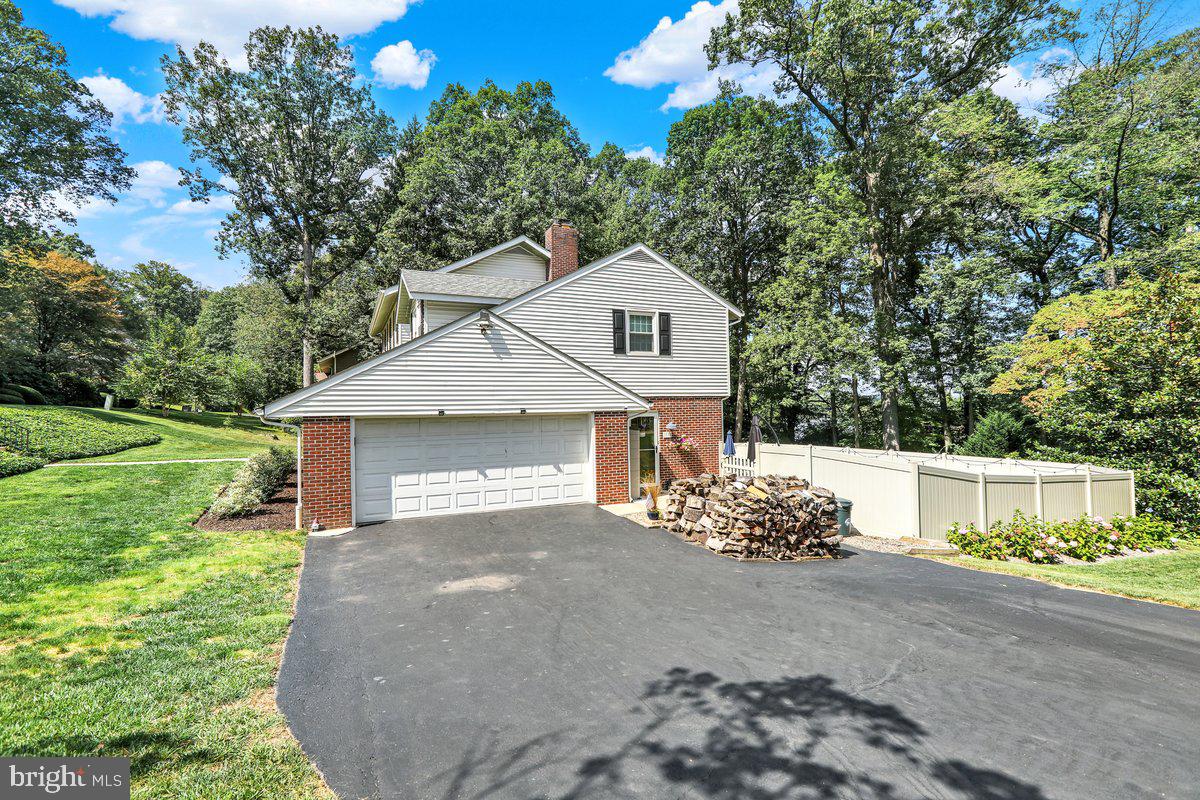 13 EDGEDALE COURT