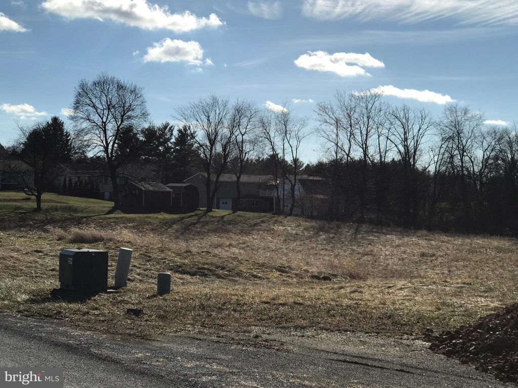 Photo of 199 Buckingham, CHAMBERSBURG, PA 17201 (MLS # PAFL2032792)