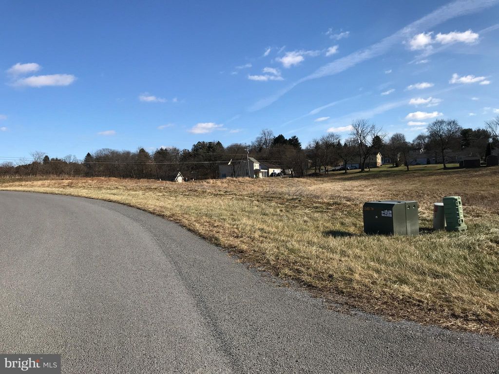 Photo of 199 Buckingham, CHAMBERSBURG, PA 17201 (MLS # PAFL2032792)