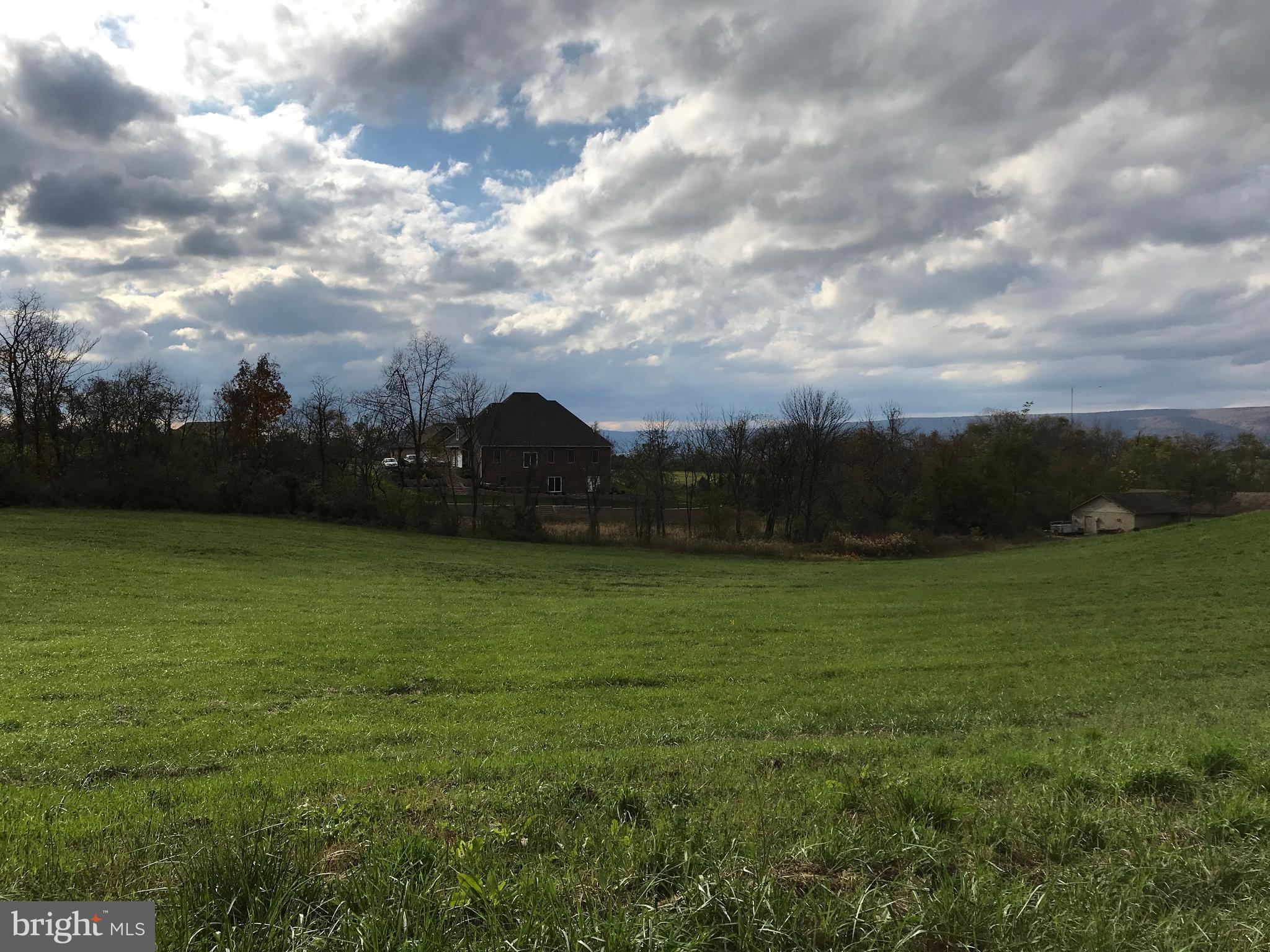 FOOTHILLS OF KENSINGTON - Land