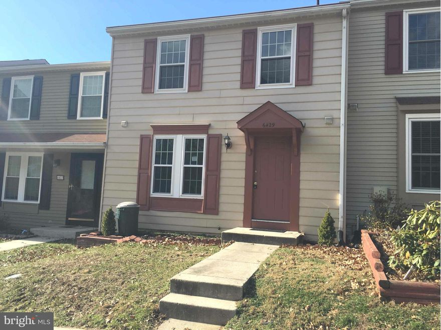 Wonderful chance to own this value priced home! Enjoy nice room sizes, and an ample rear yard and an eat-in kitchen. The private, fenced rear yard is perfect for warm weather activities and entertainment. Use the basement as added living and storage space. Situated on a cul-de-sac. Convenient location close to shopping and dining.