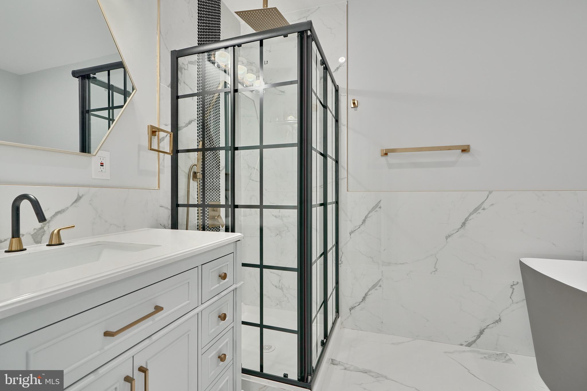 HIGHLANDTOWN - Residential Lease