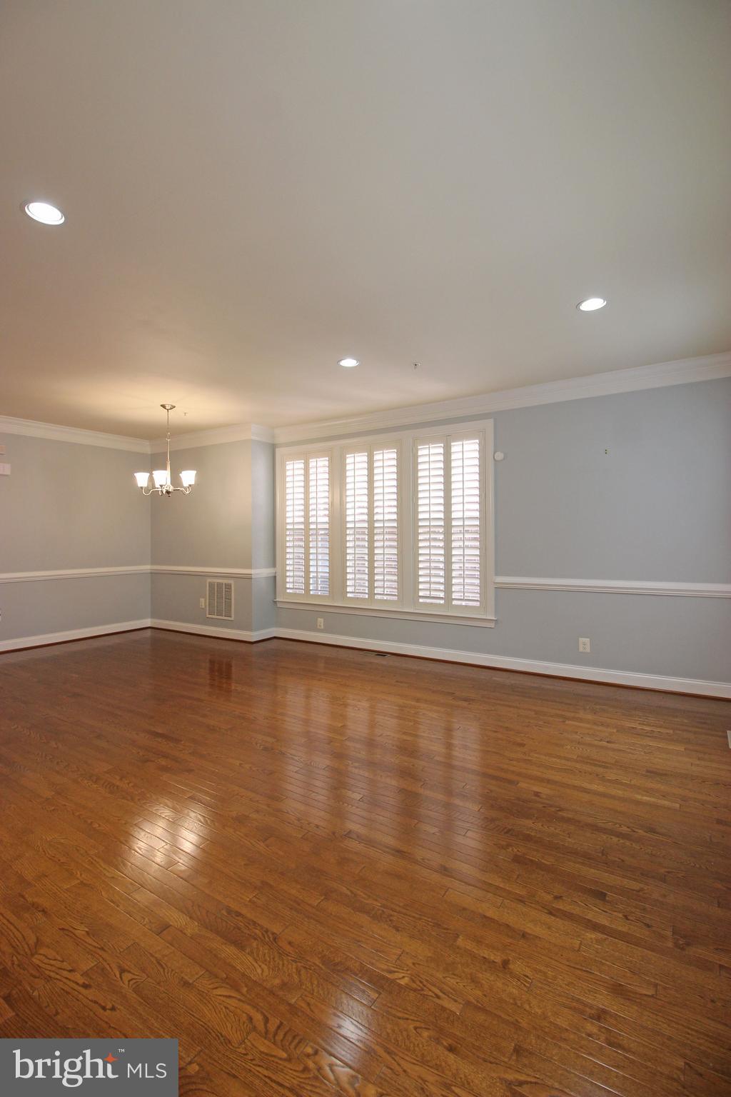 RESERVE AT TYSONS CORNER - Residential Lease