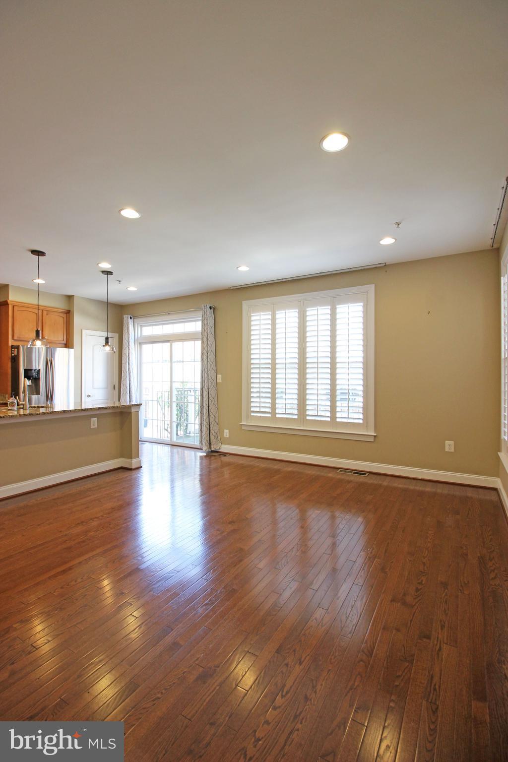 RESERVE AT TYSONS CORNER - Residential Lease