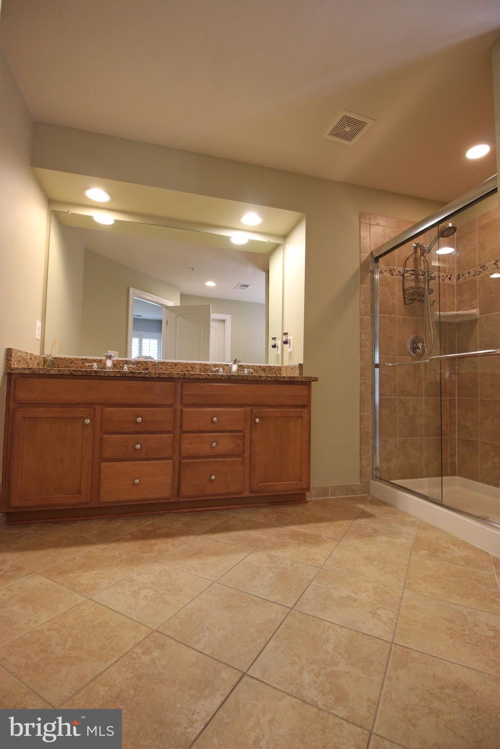 RESERVE AT TYSONS CORNER - Residential Lease