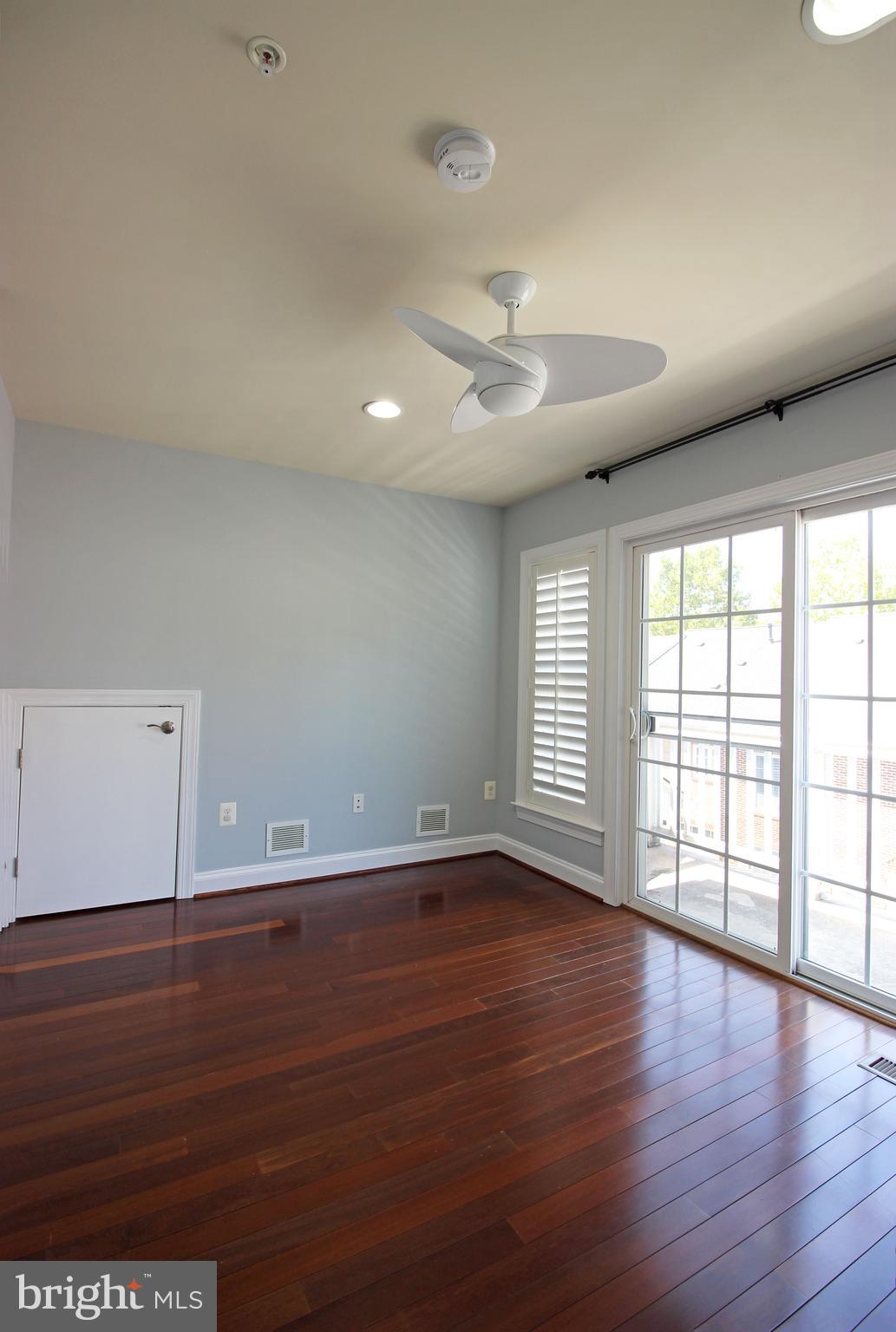 RESERVE AT TYSONS CORNER - Residential Lease