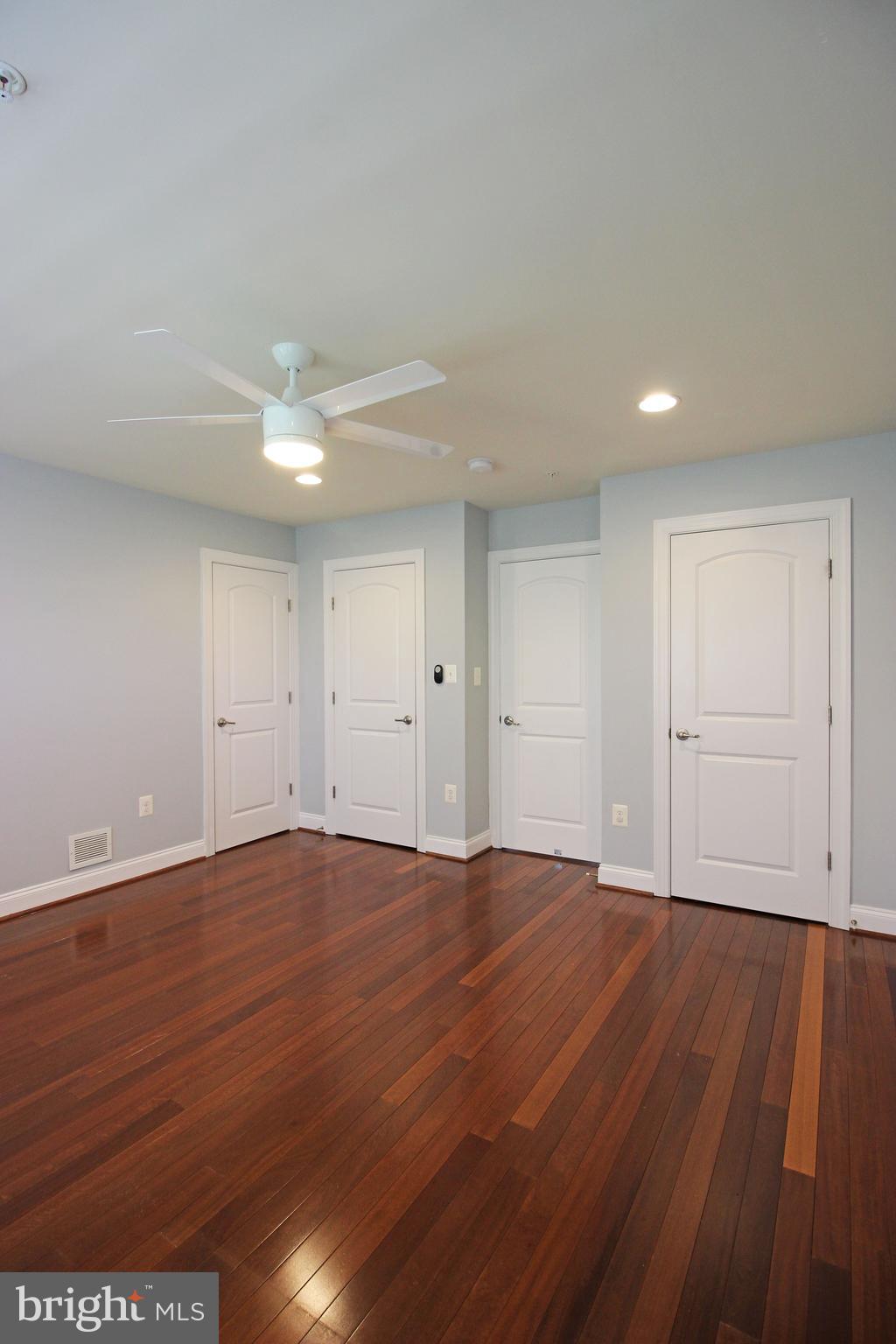 RESERVE AT TYSONS CORNER - Residential Lease