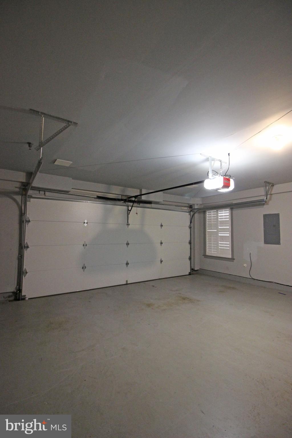 RESERVE AT TYSONS CORNER - Residential Lease