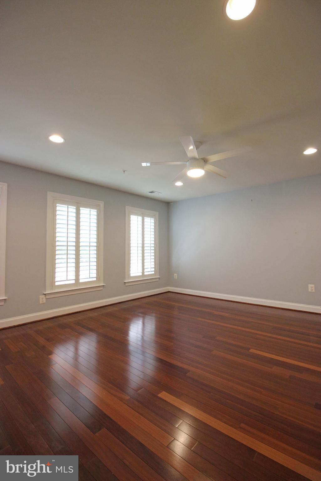 RESERVE AT TYSONS CORNER - Residential Lease