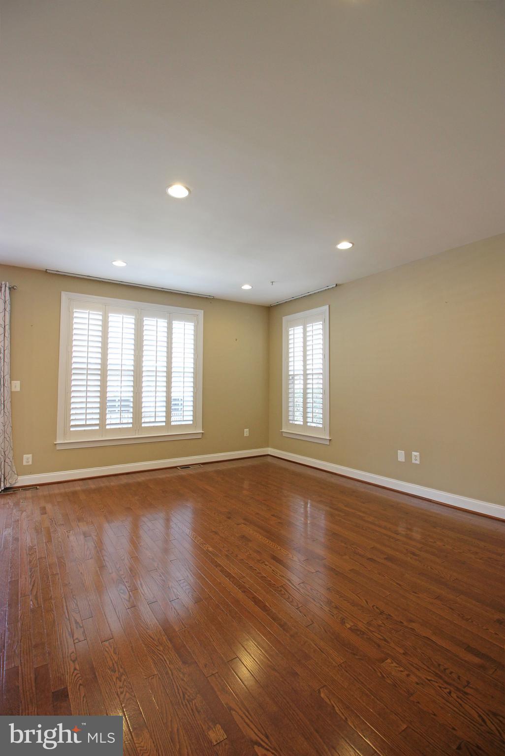 RESERVE AT TYSONS CORNER - Residential Lease