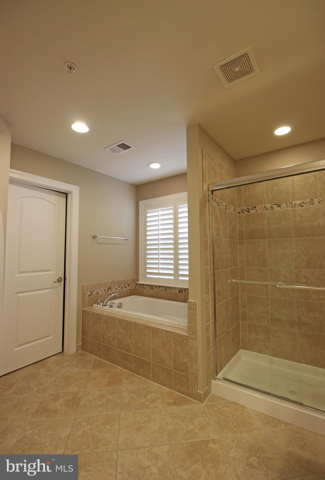 RESERVE AT TYSONS CORNER - Residential Lease