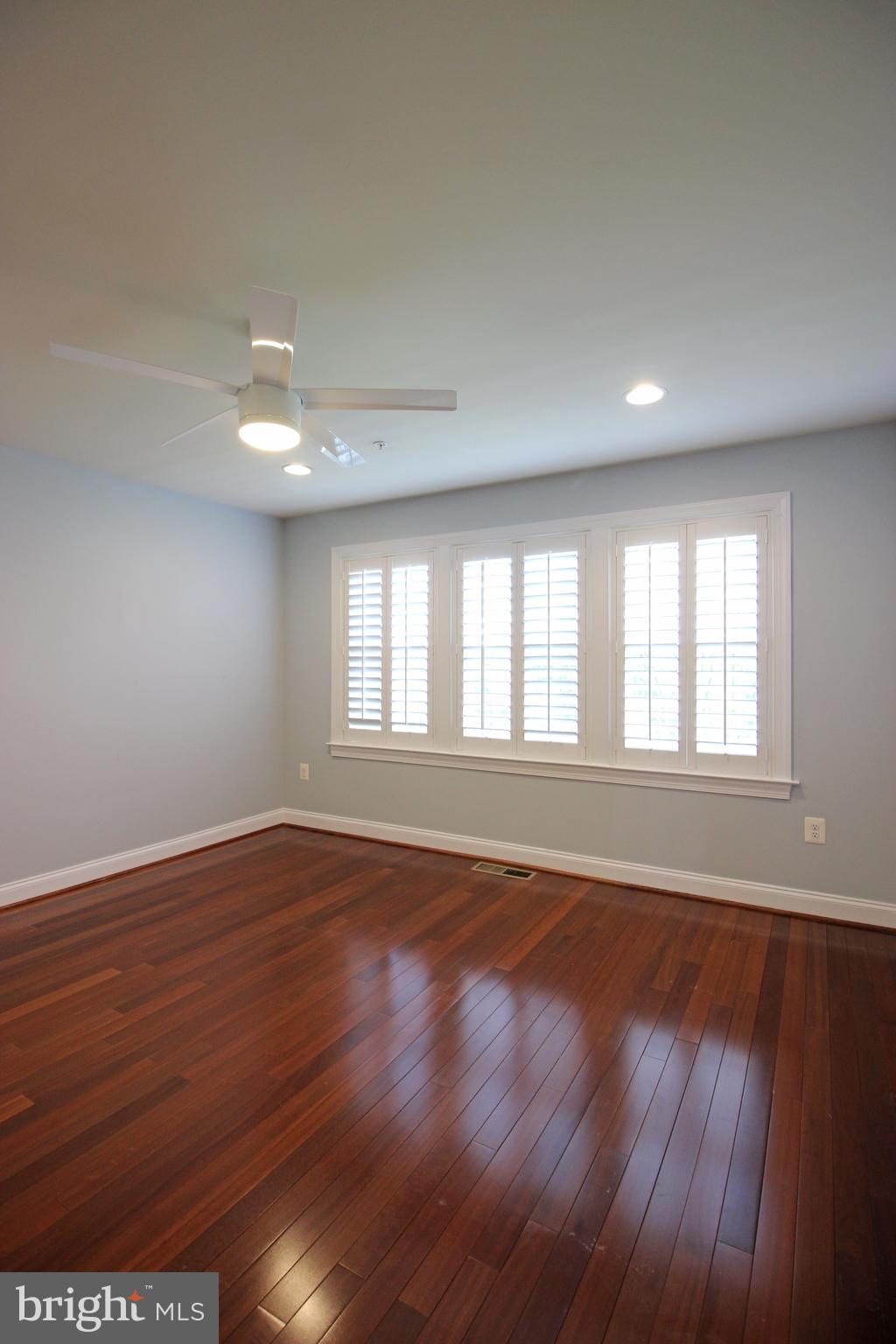 RESERVE AT TYSONS CORNER - Residential Lease