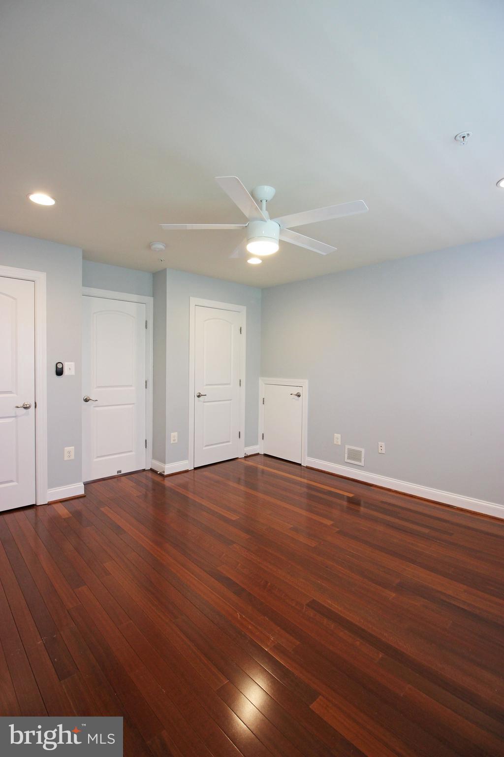 RESERVE AT TYSONS CORNER - Residential Lease