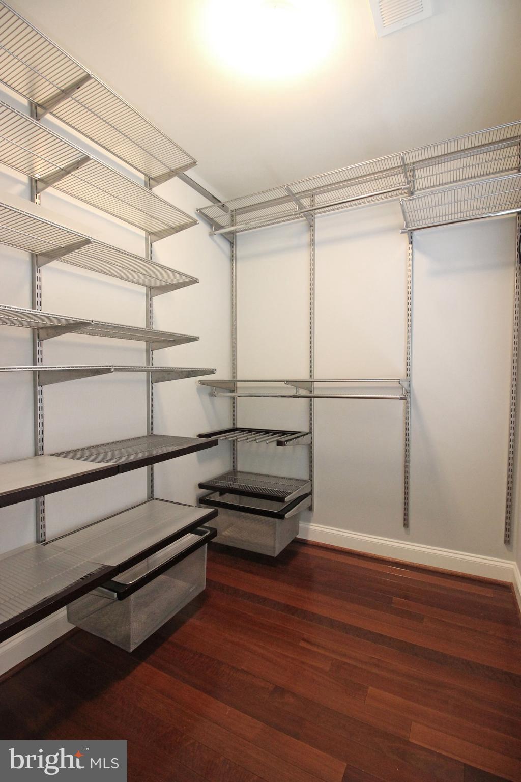 RESERVE AT TYSONS CORNER - Residential Lease