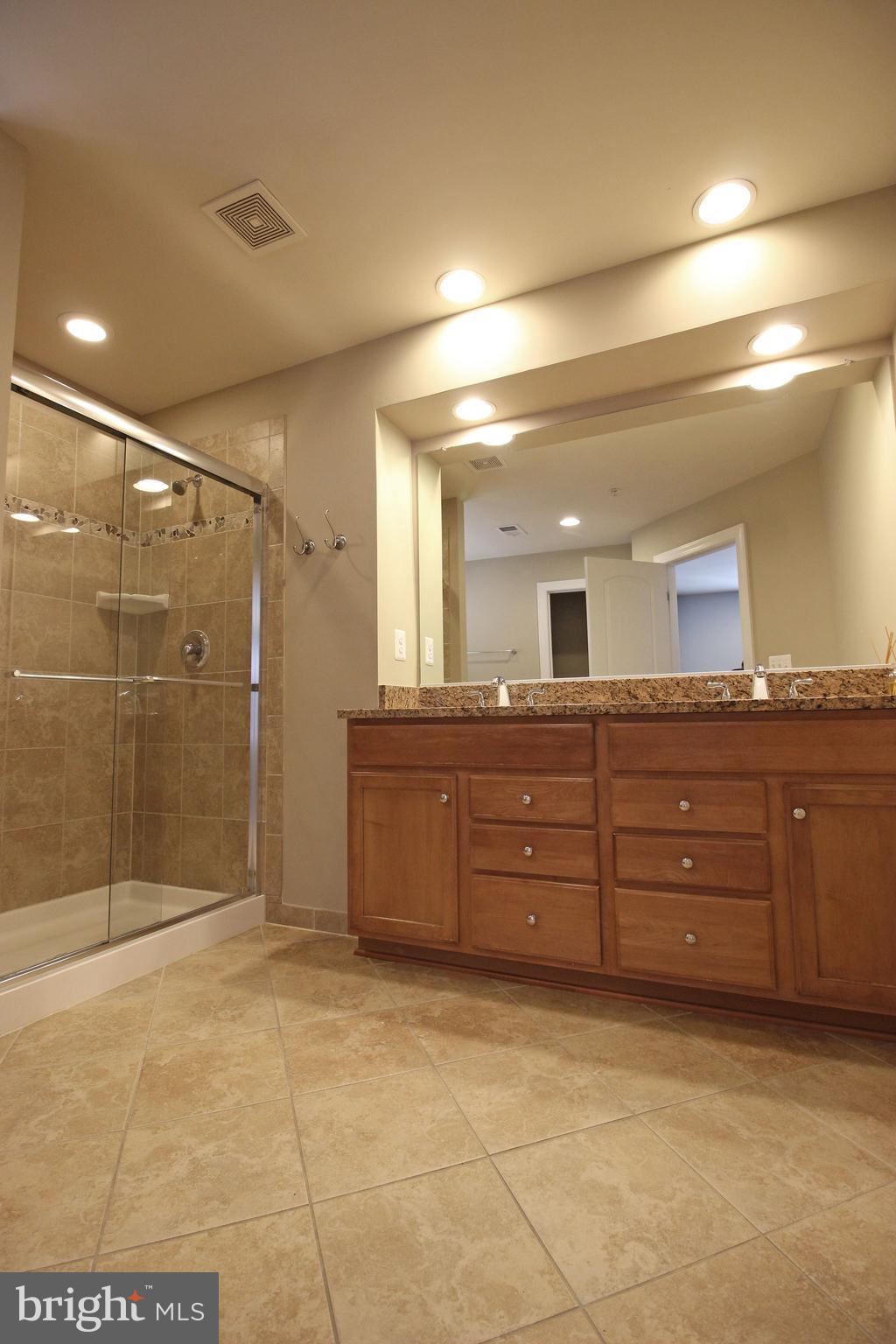 RESERVE AT TYSONS CORNER - Residential Lease