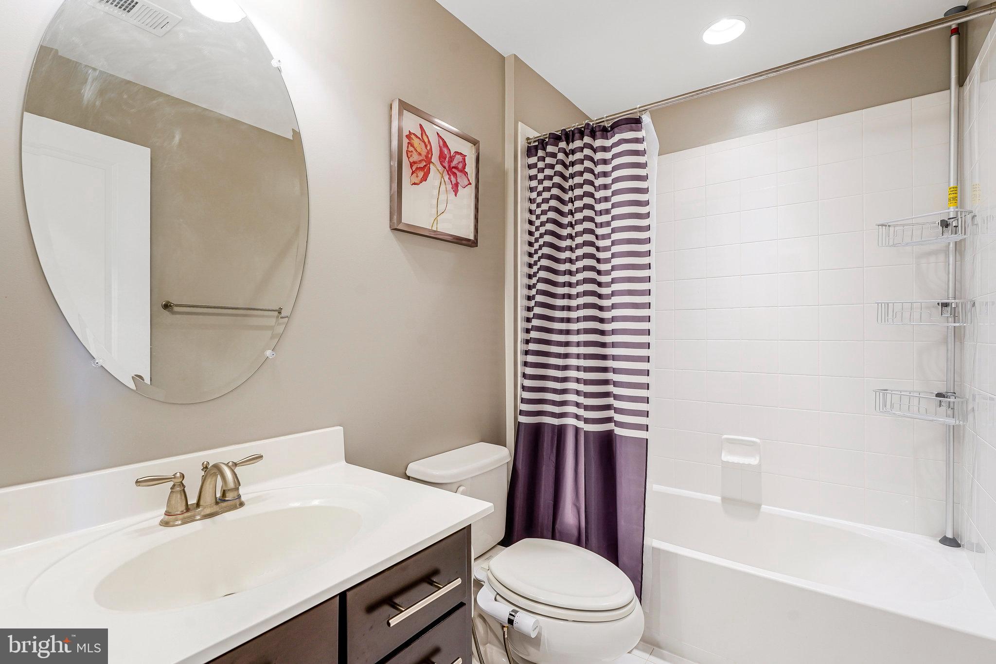 ONE LOUDOUN LAND BAY B - Residential