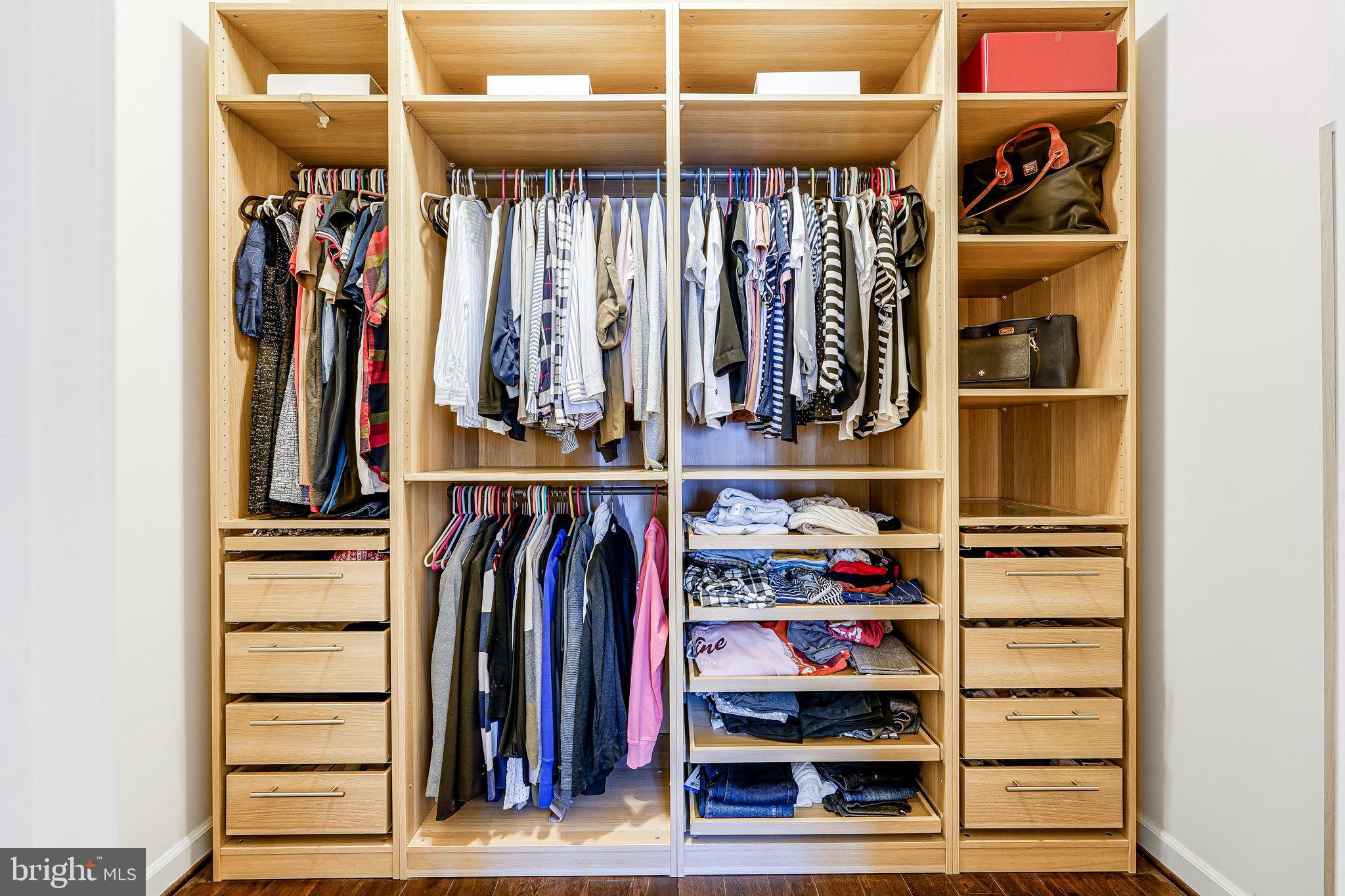 ONE LOUDOUN LAND BAY B - Residential