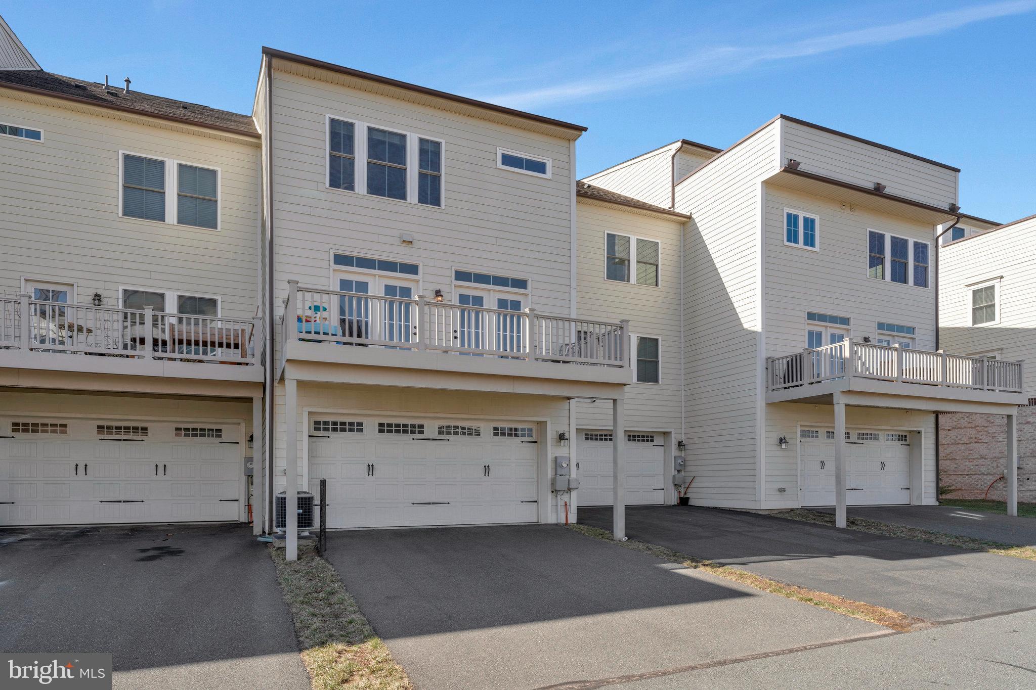 ONE LOUDOUN LAND BAY B - Residential