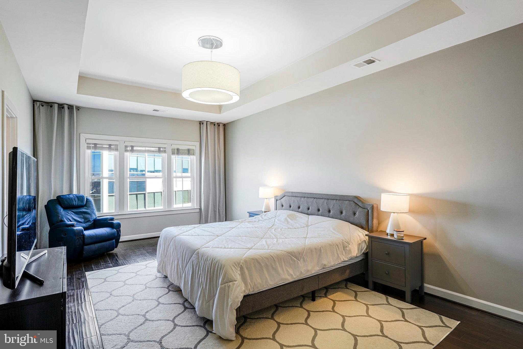 ONE LOUDOUN LAND BAY B - Residential