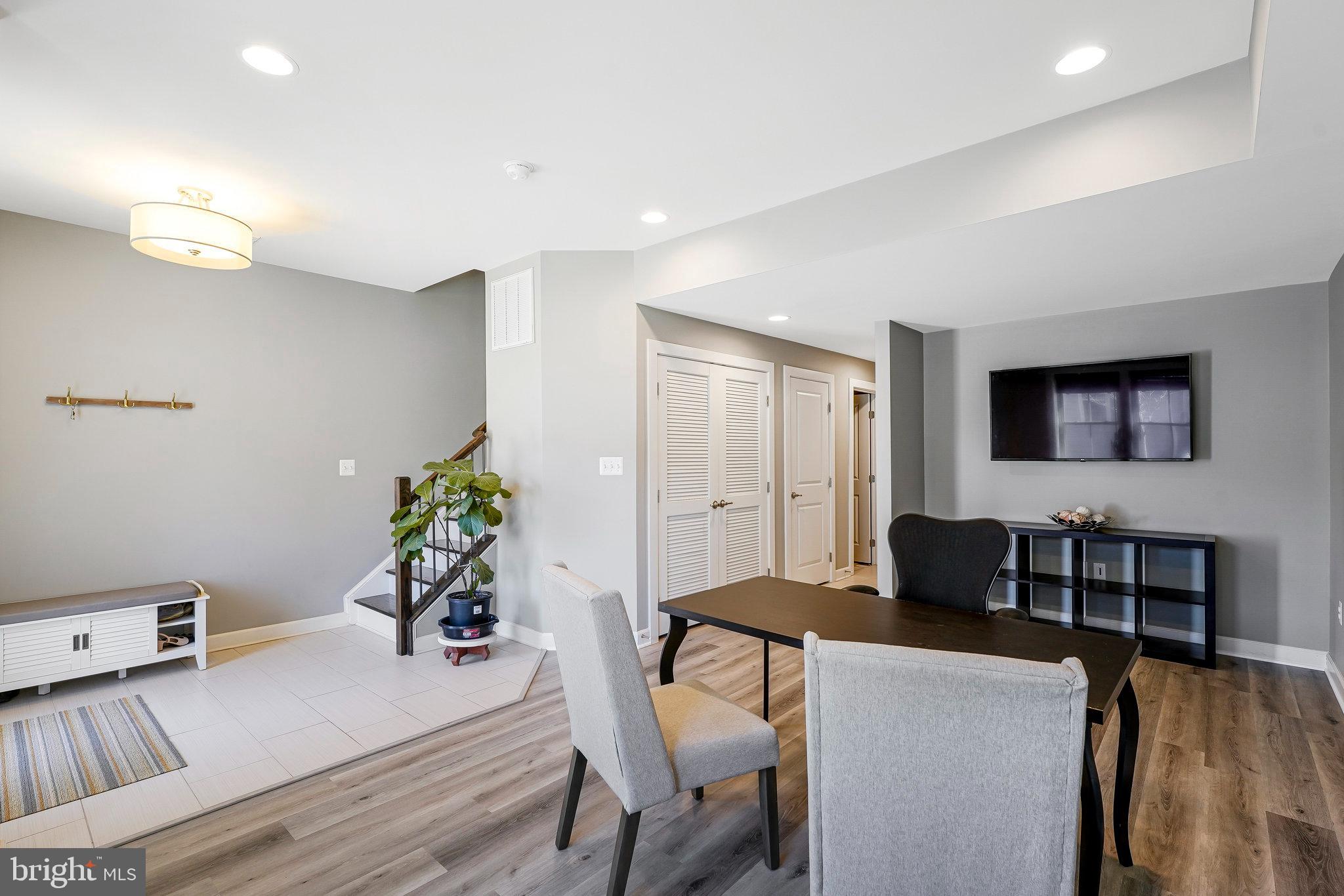 ONE LOUDOUN LAND BAY B - Residential