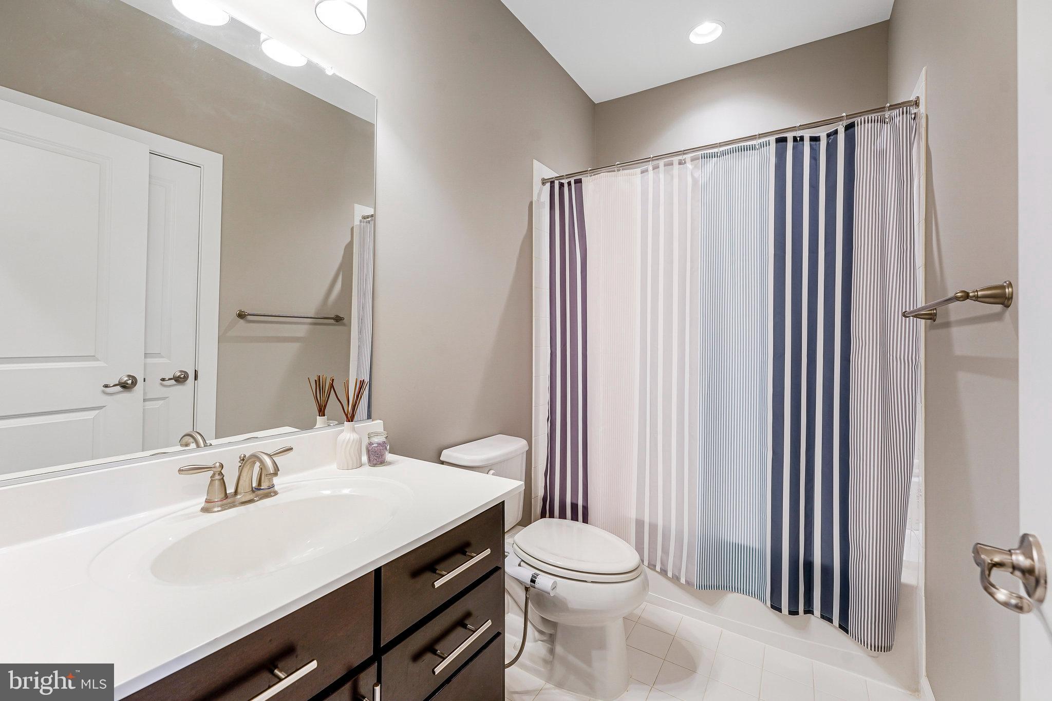 ONE LOUDOUN LAND BAY B - Residential