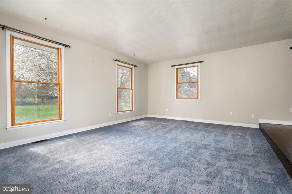 TRIADELPHIA FARMS II - Residential