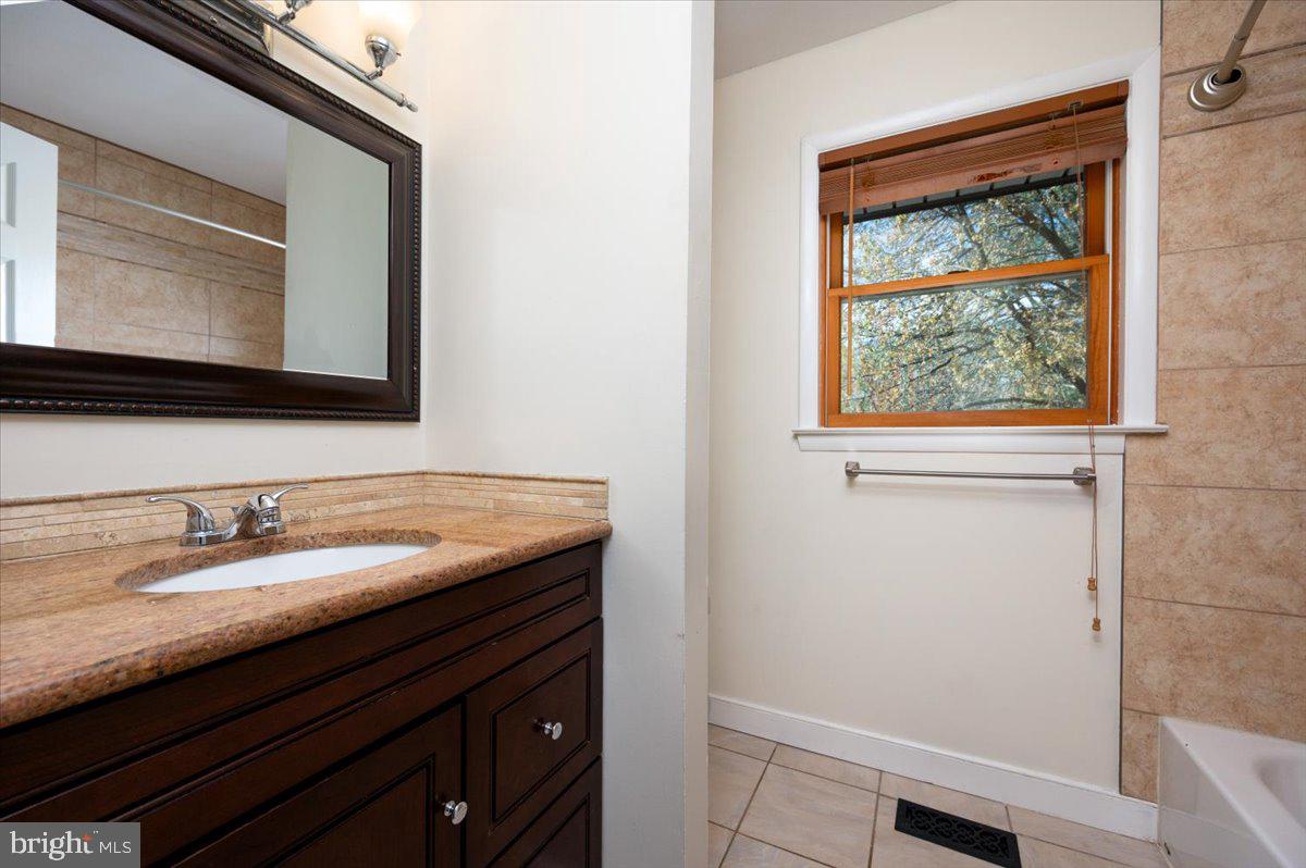 TRIADELPHIA FARMS II - Residential