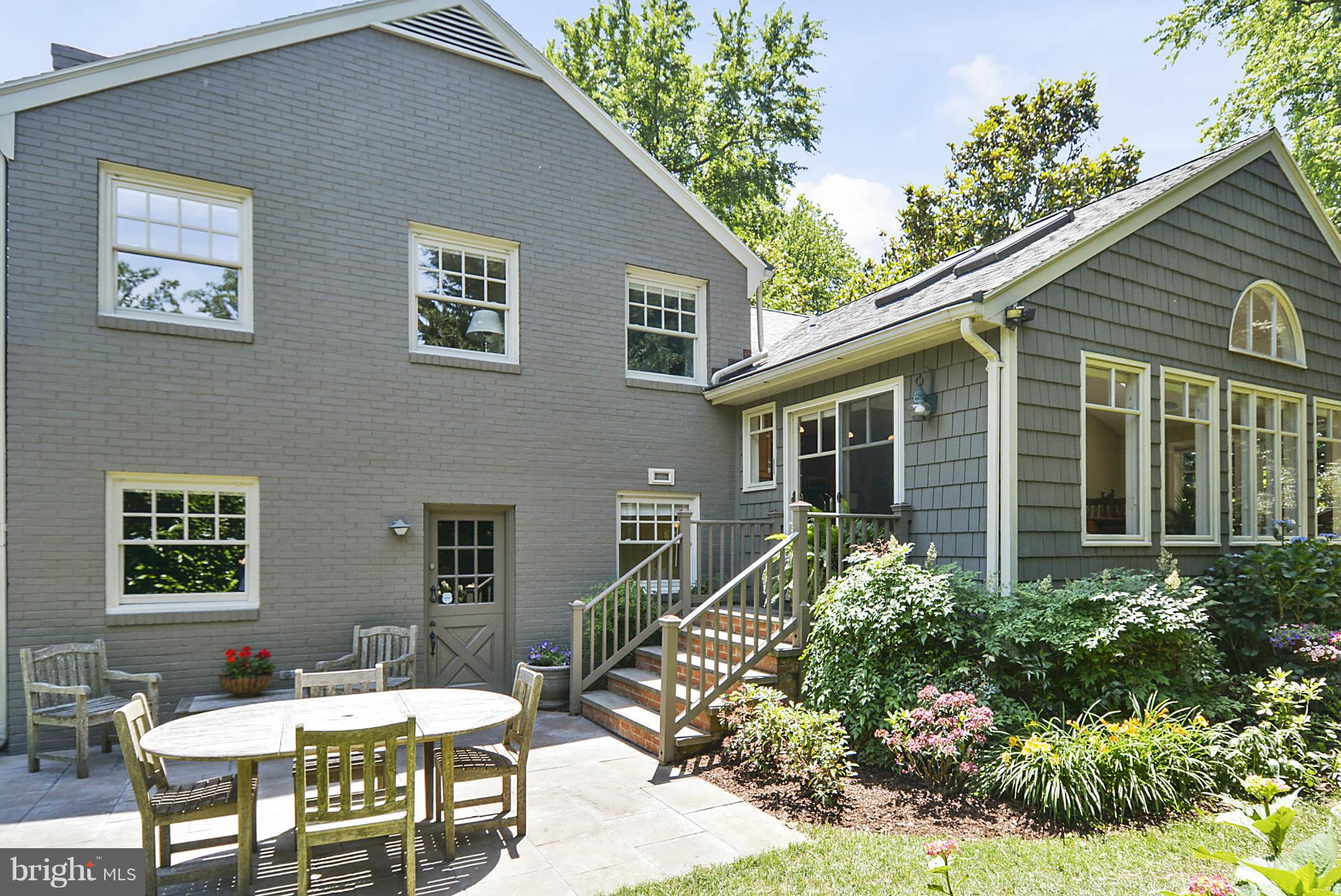 PENDENNIS MOUNT - Residential