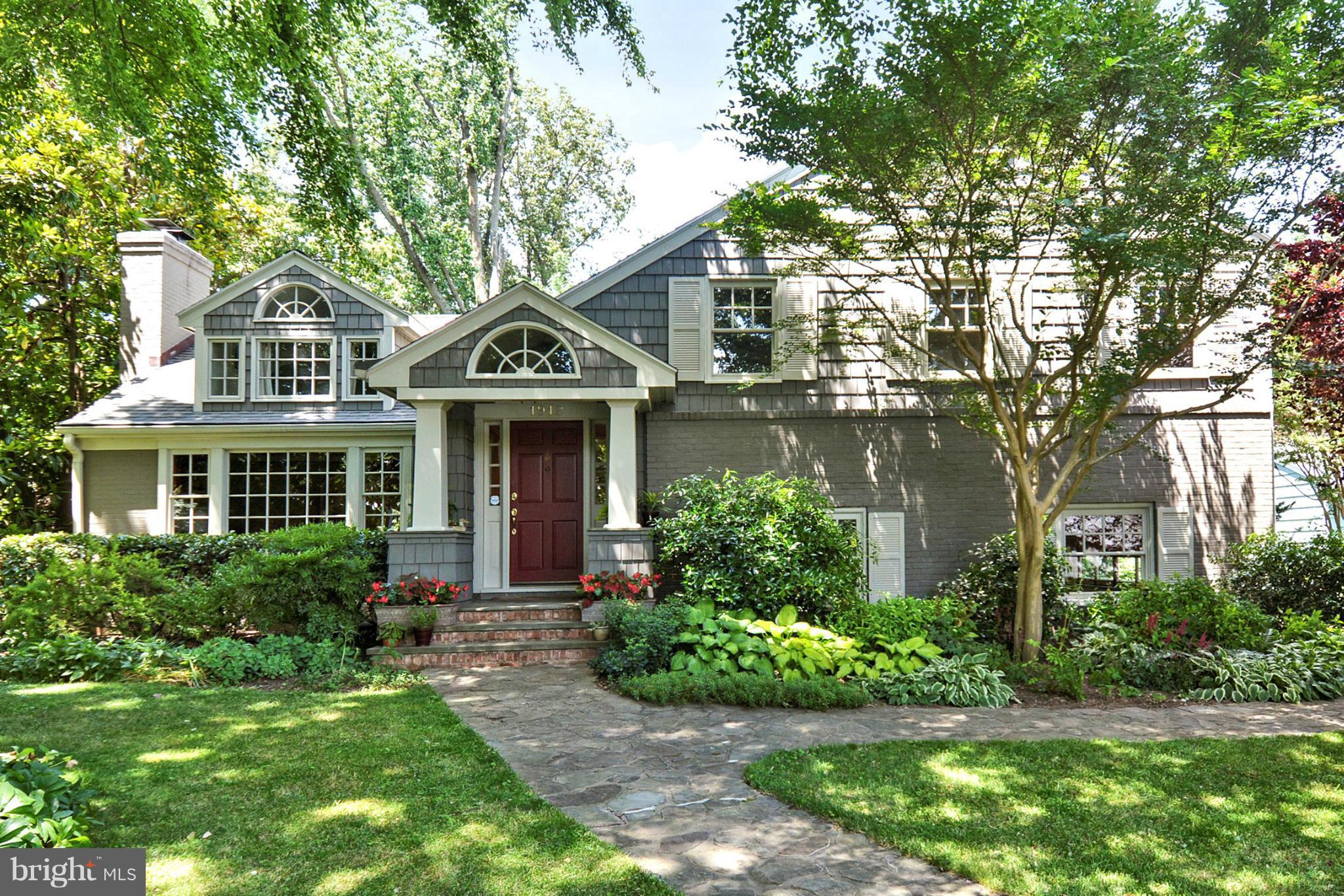 PENDENNIS MOUNT - Residential