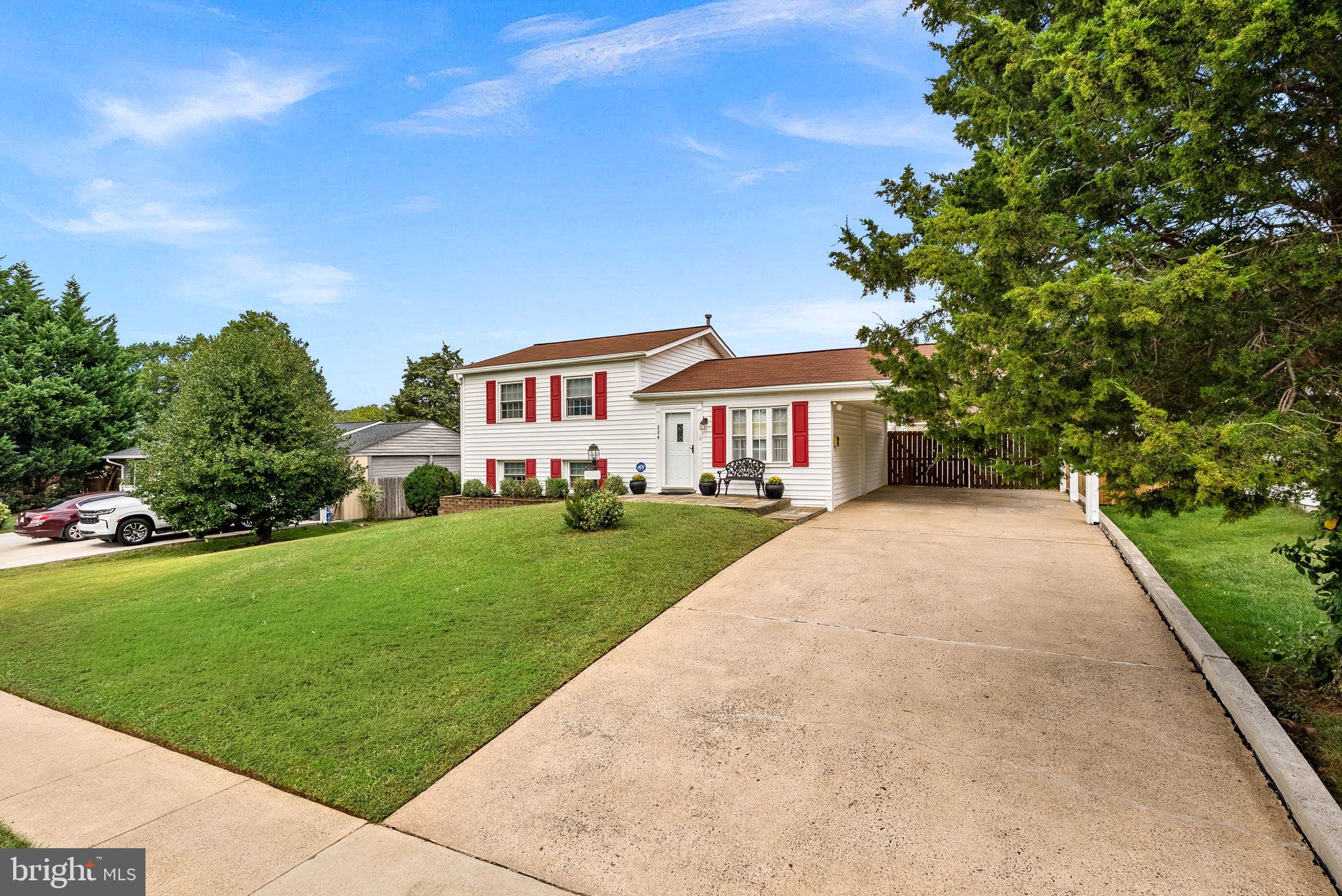 224 W BEECH ROAD