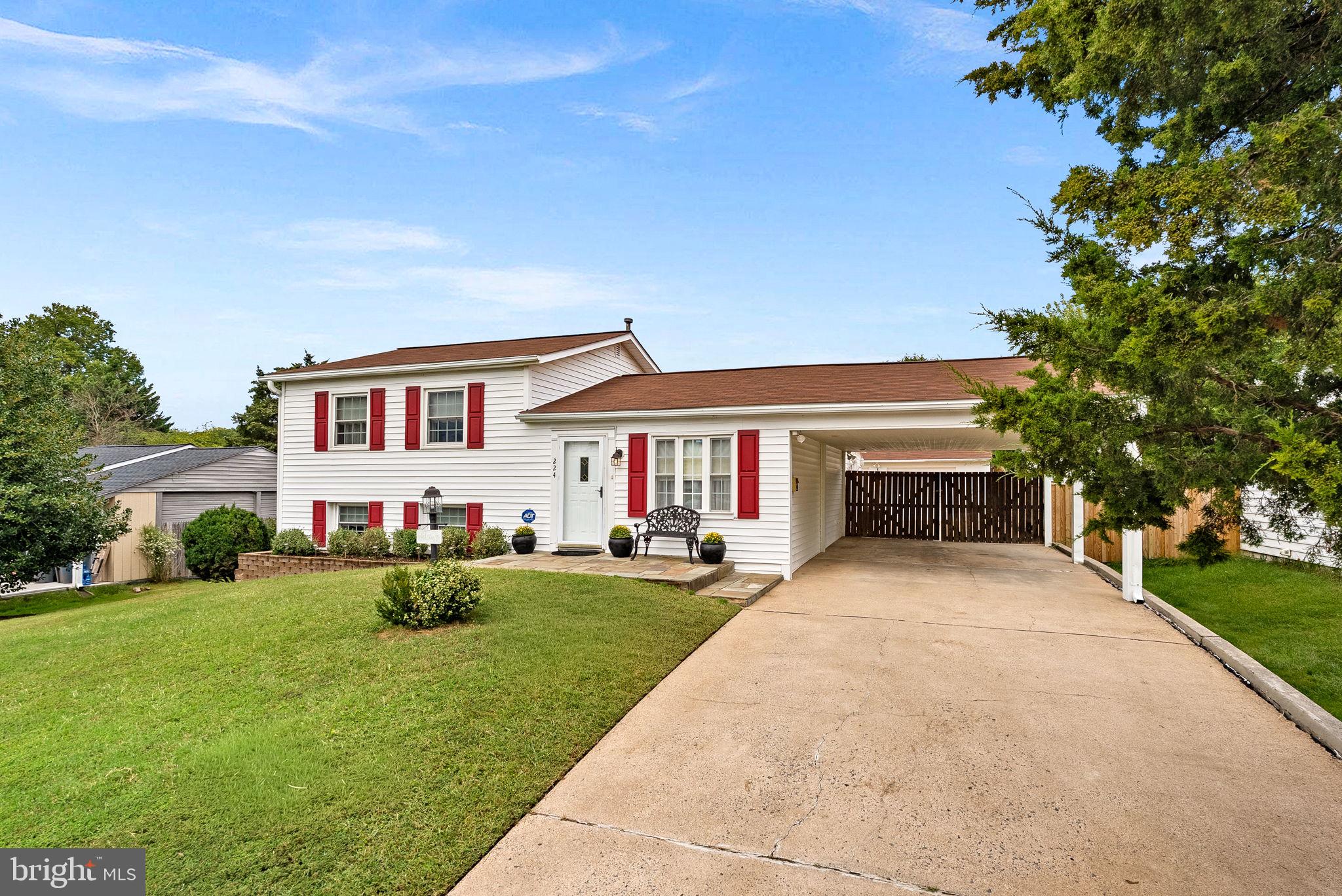 224 W BEECH ROAD