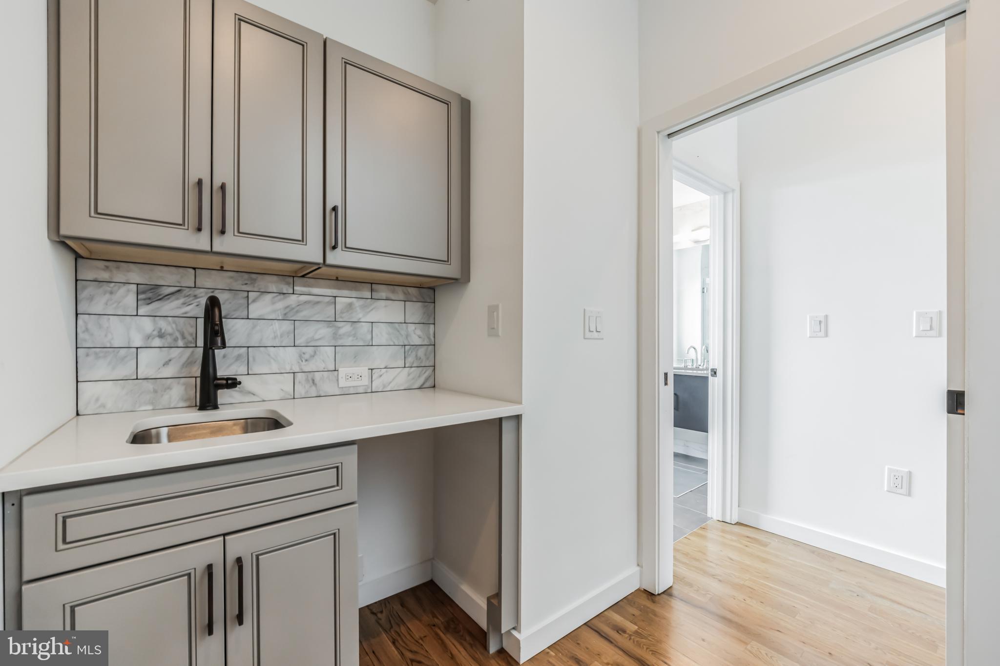 POINT BREEZE - Residential