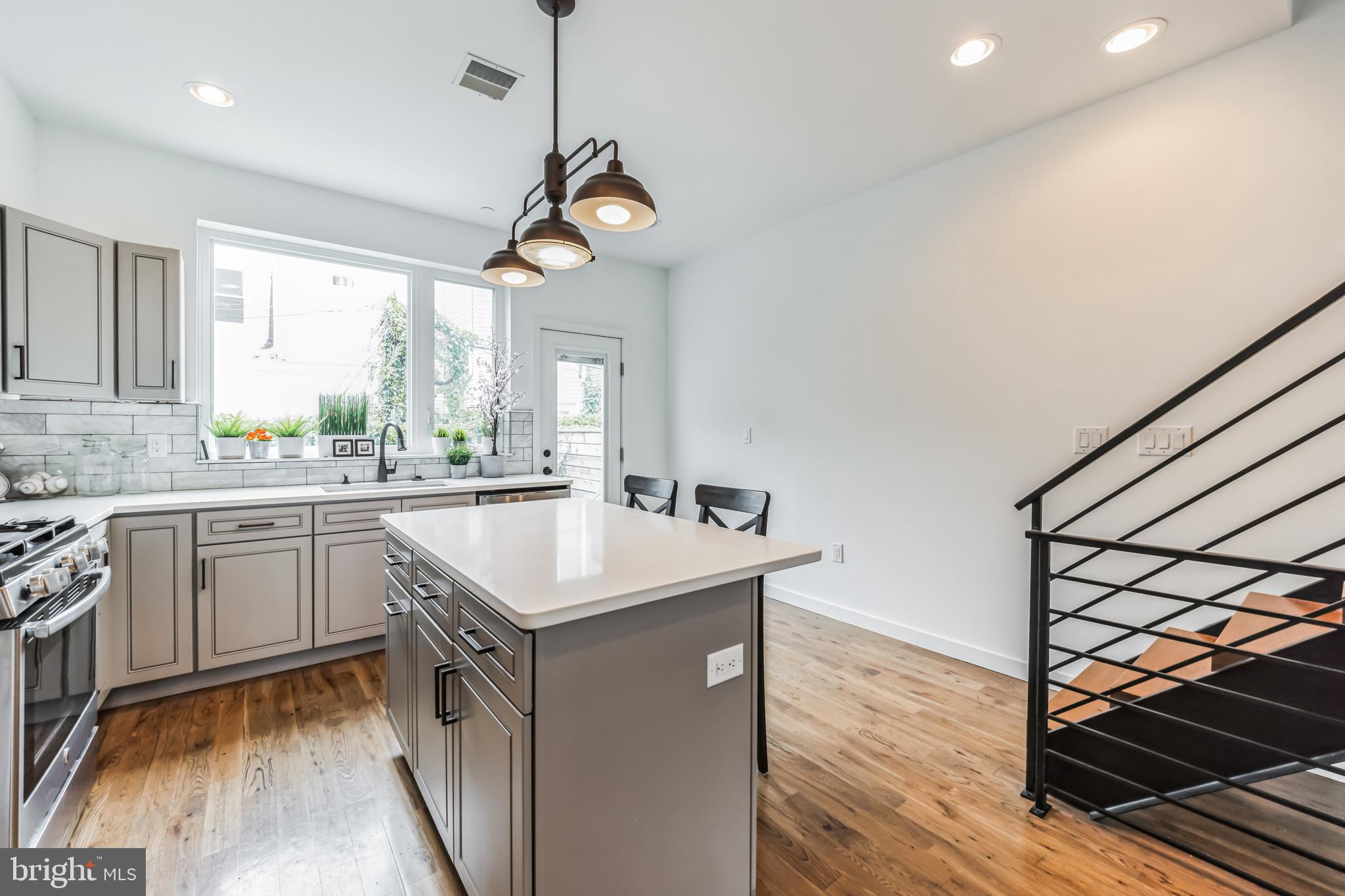 POINT BREEZE - Residential